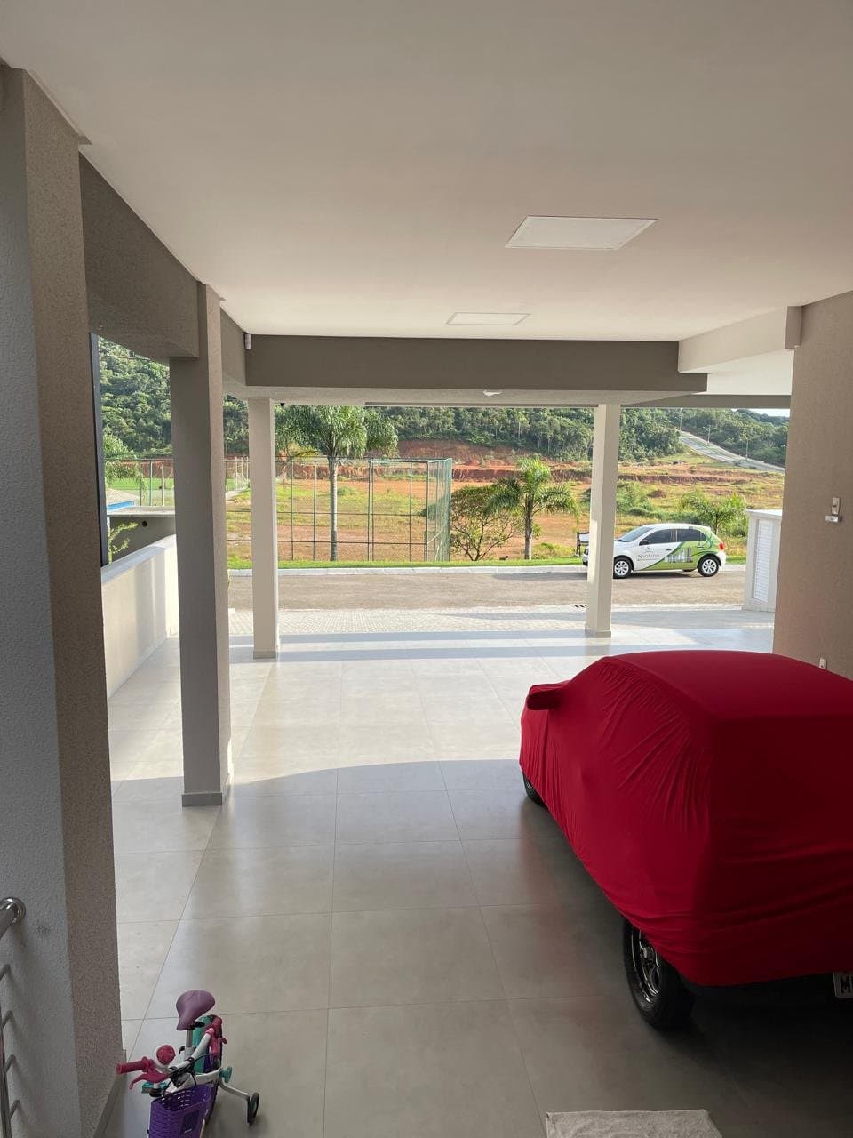 Casa de 3 quartos com 3 suítes e 402 m² em Camboriú