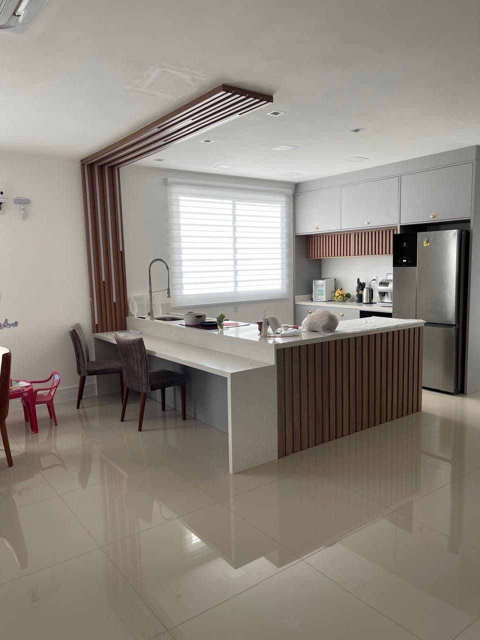 Casa de 3 quartos com 3 suítes e 402 m² em Camboriú