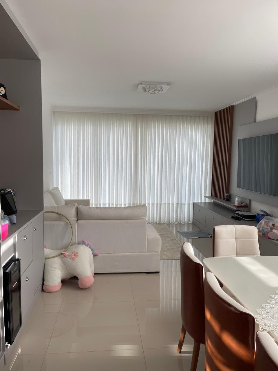 Casa de 3 quartos com 3 suítes e 402 m² em Camboriú