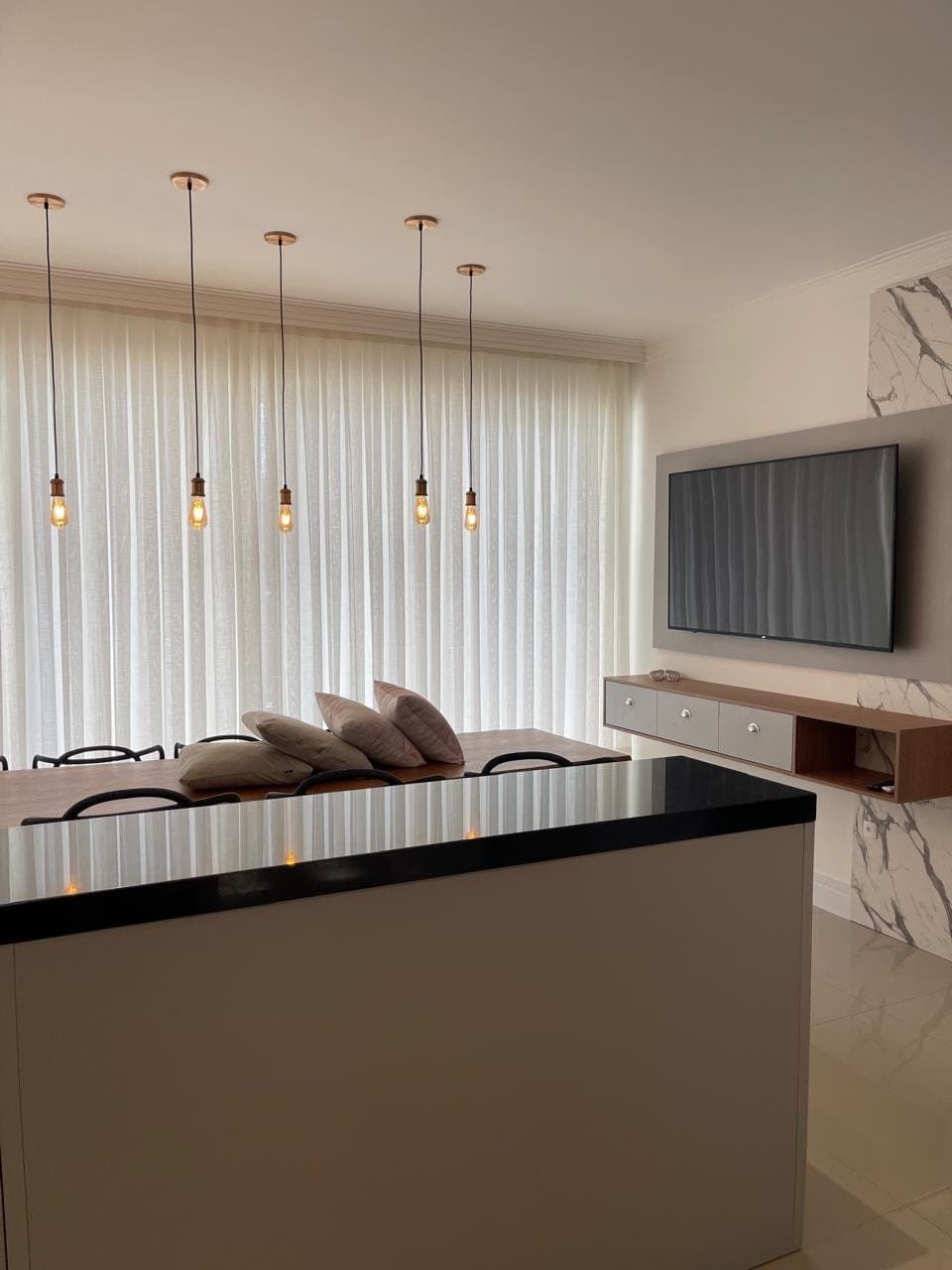 Casa de 3 quartos com 3 suítes e 402 m² em Camboriú