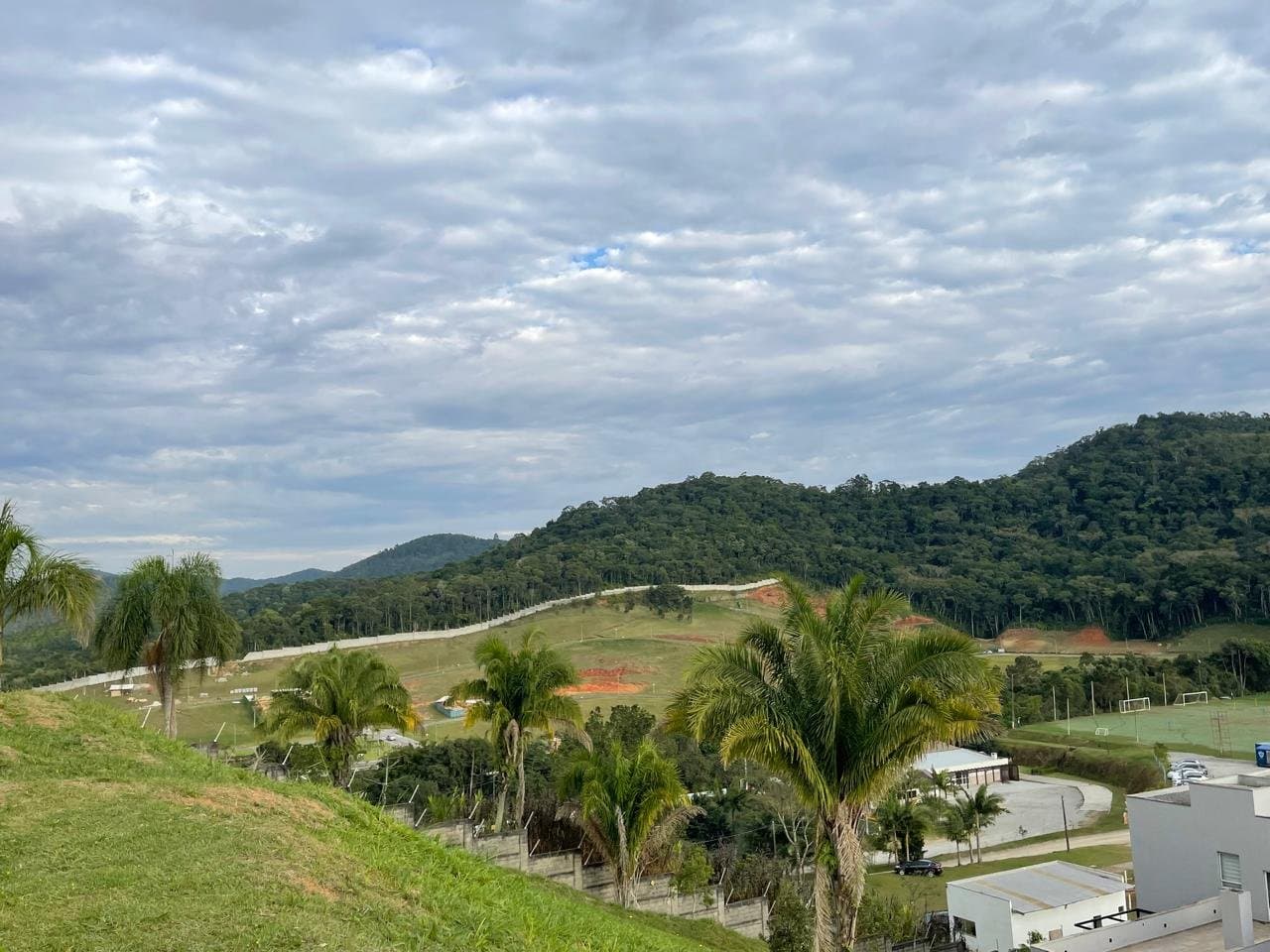Casa de 3 quartos com 3 suítes e 402 m² em Camboriú