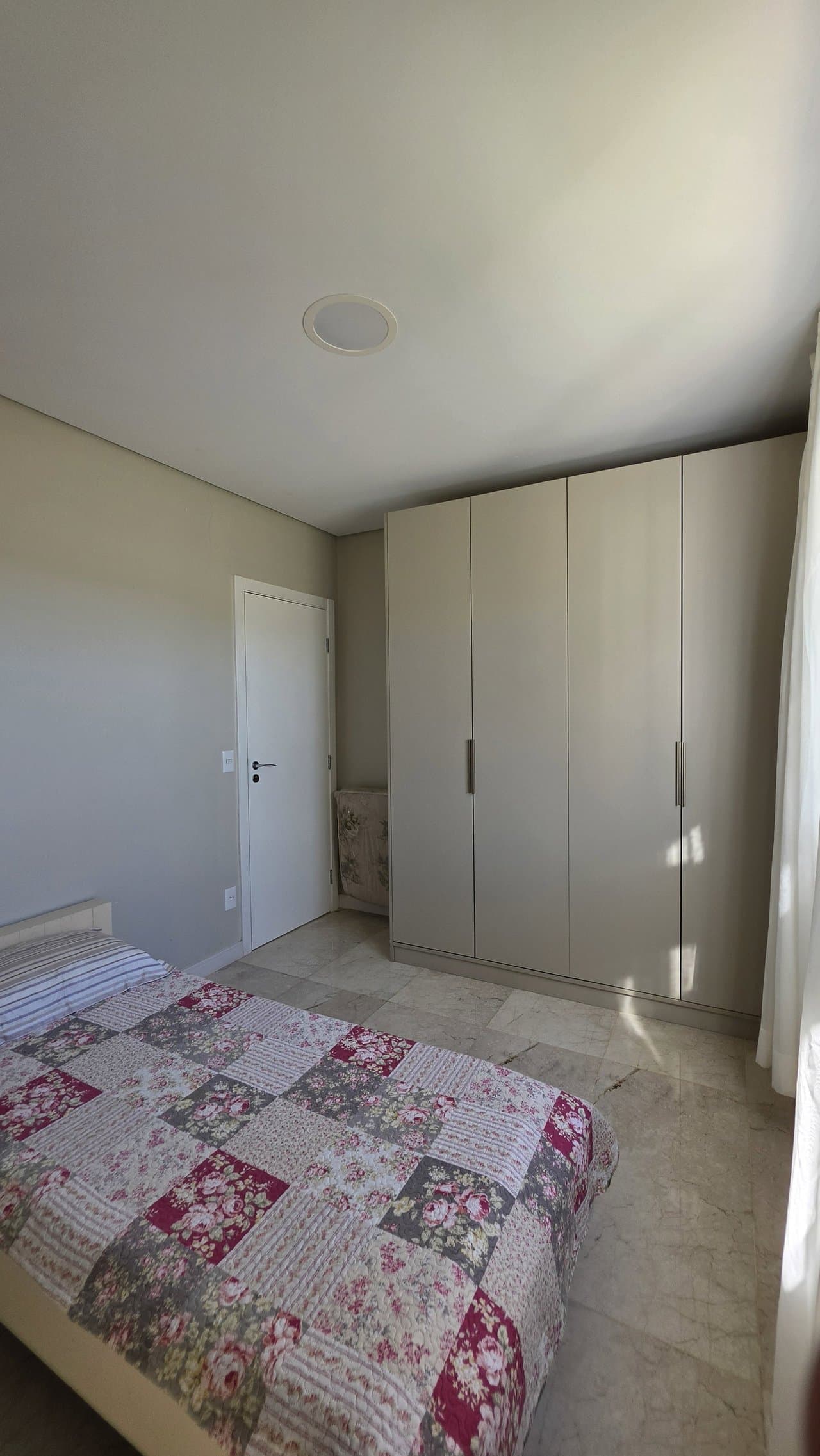 Casa de 4 quartos com 3 suítes e 250 m² em Penha