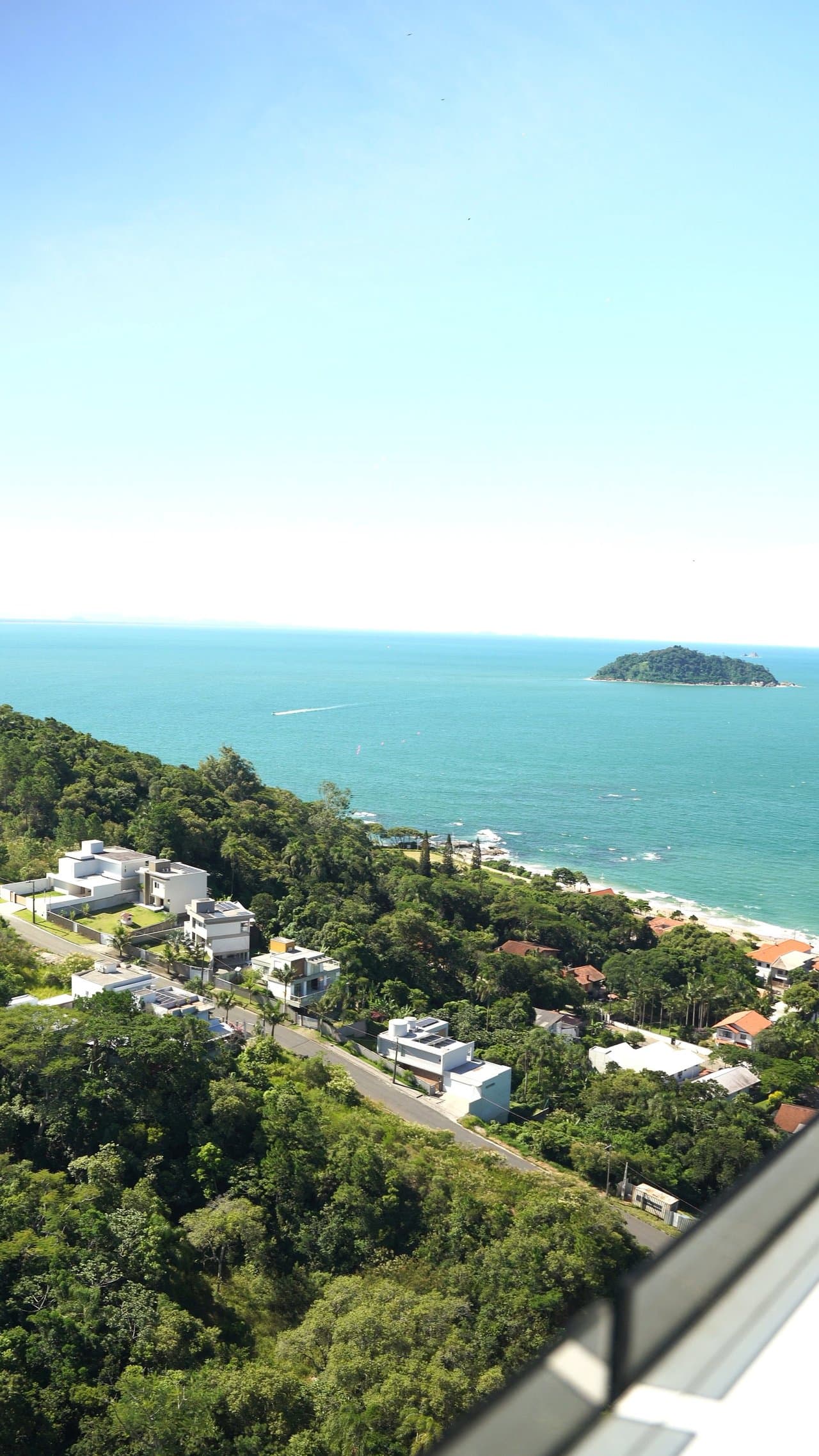 Apartamento de 4 quartos com 4 suítes e 258 m² em Penha