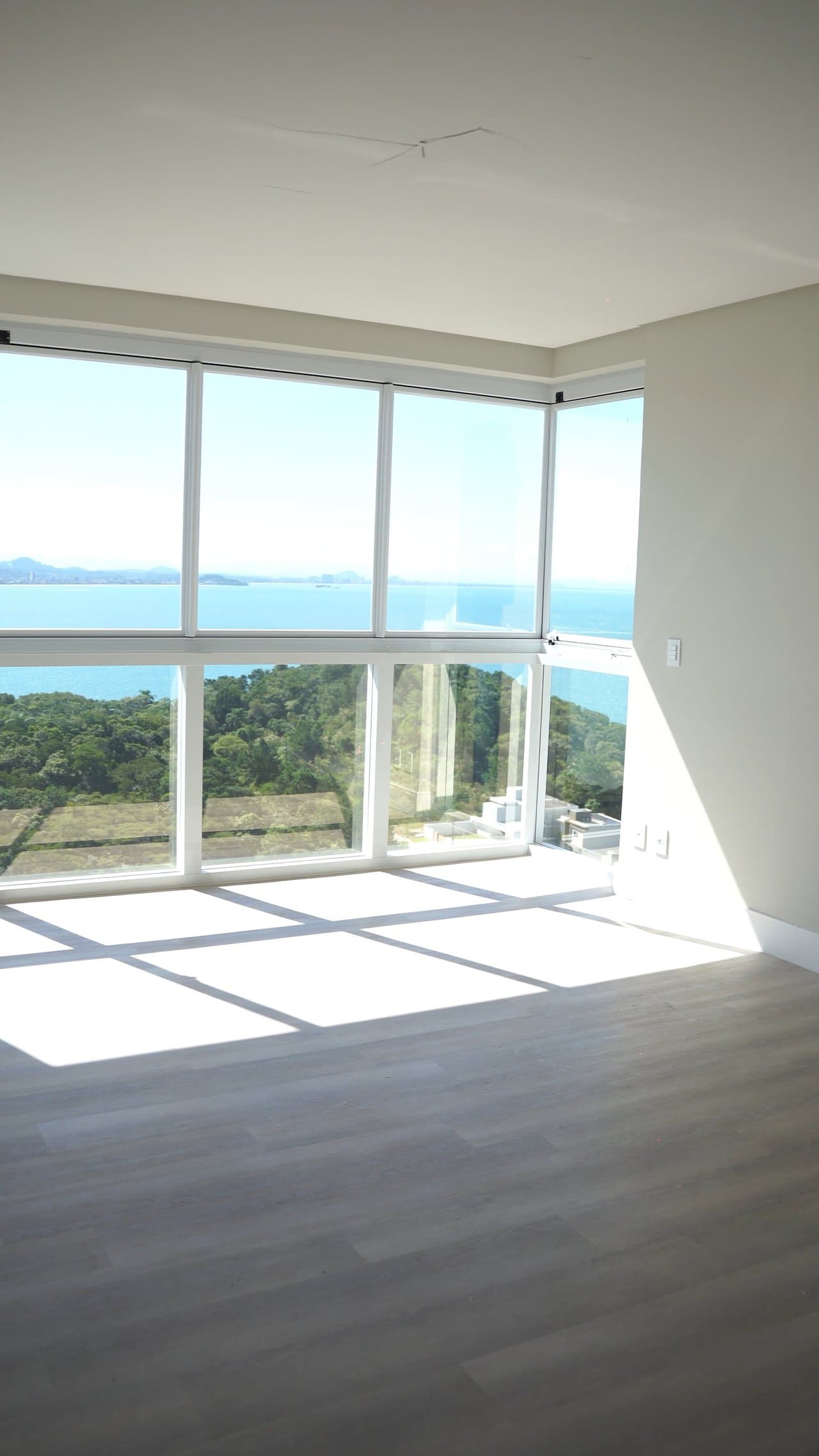 Apartamento de 4 quartos com 4 suítes e 258 m² em Penha
