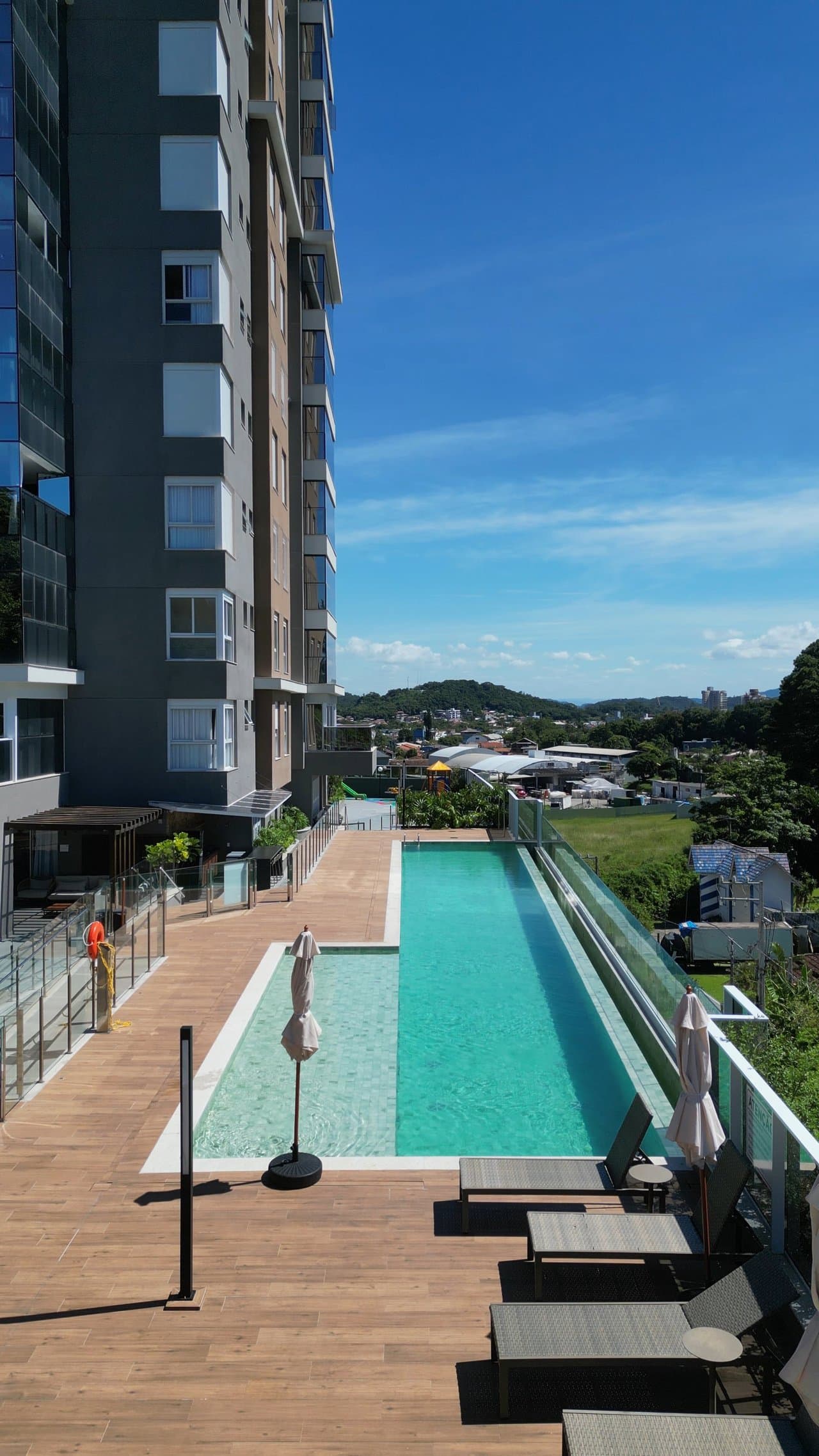 Apartamento de 4 quartos com 4 suítes e 258 m² em Penha