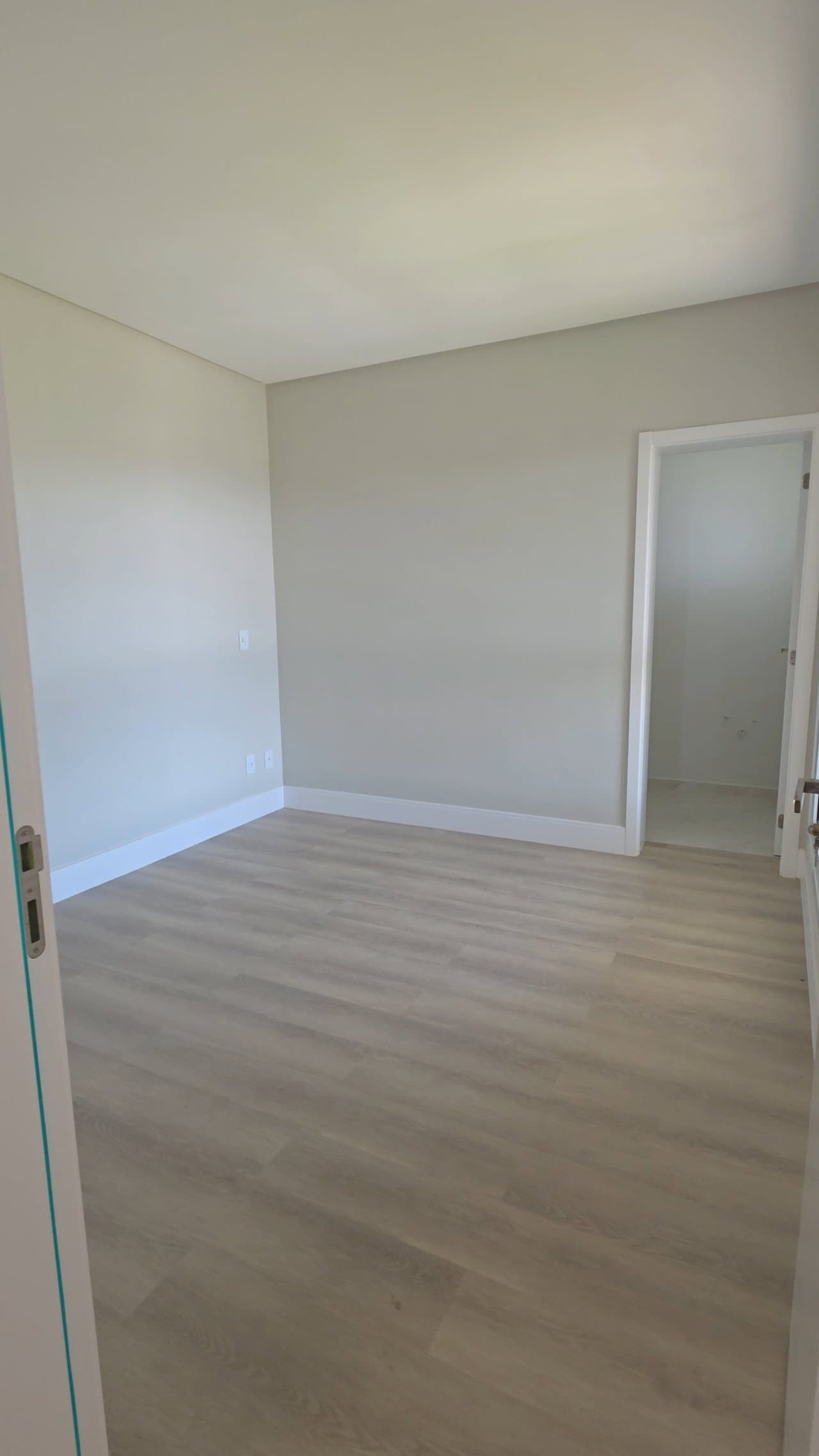 Apartamento de 4 quartos com 4 suítes e 258 m² em Penha