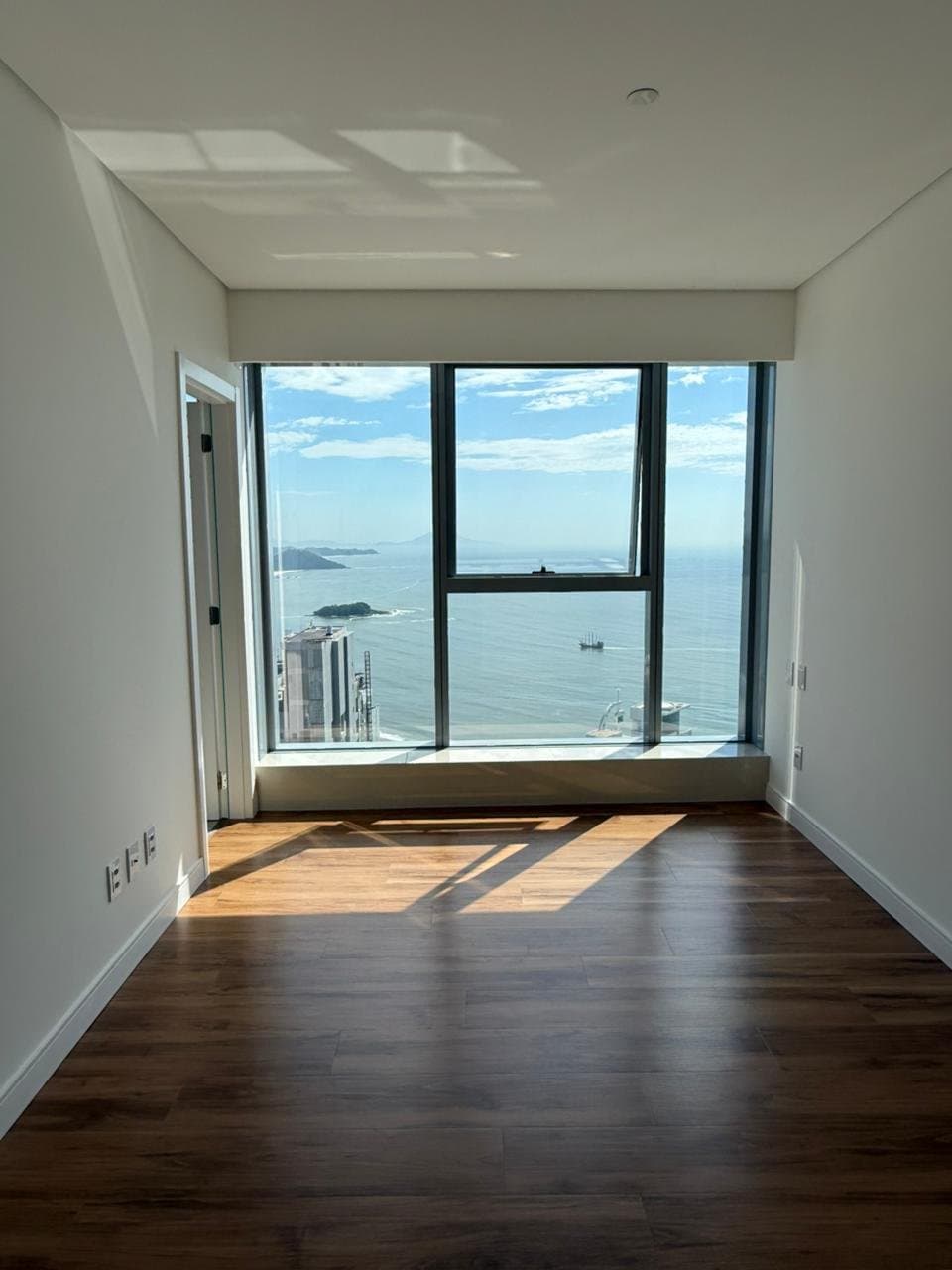 Apartamento de 4 quartos com 4 suítes e 171 m² em Bal. Camboriú