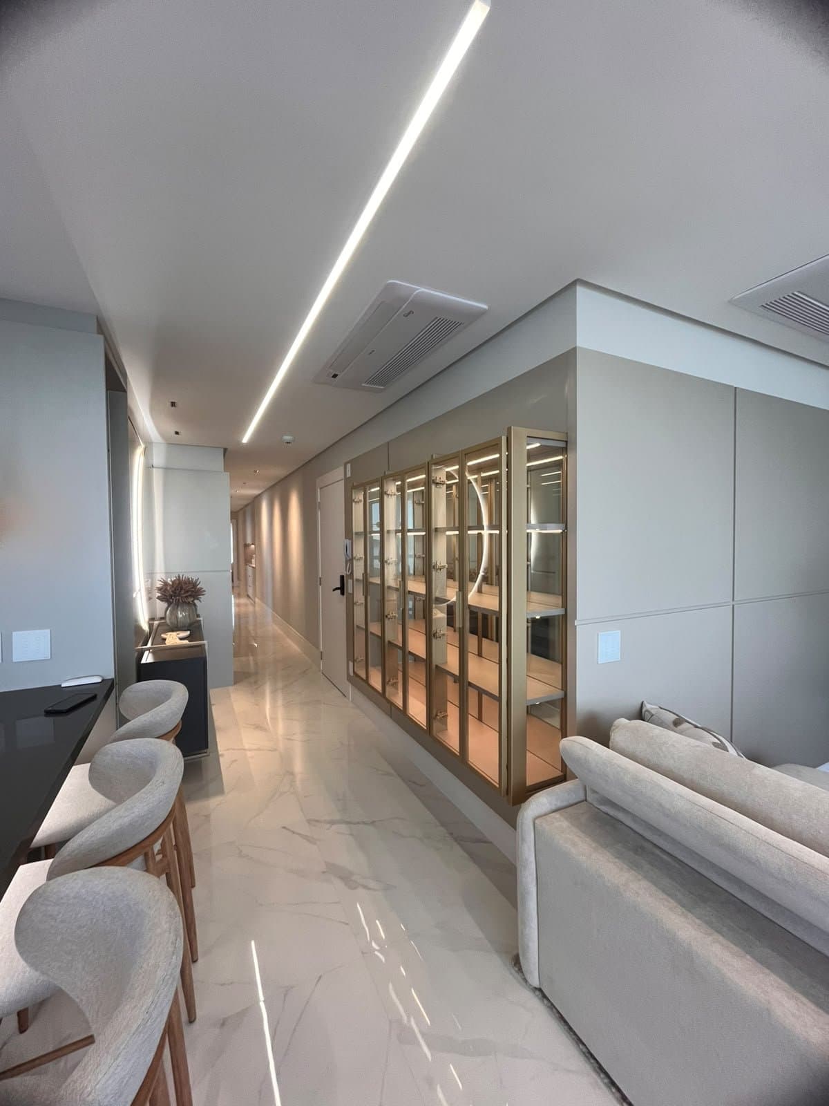 Apartamento de 4 quartos com 4 suítes e 150 m² em Bal. Camboriú
