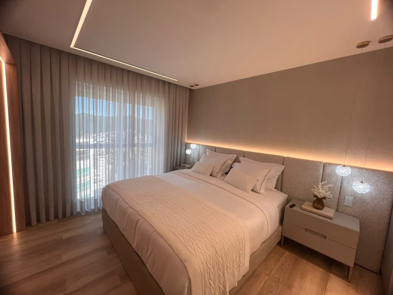 Apartamento de 4 quartos com 4 suítes e 150 m² em Bal. Camboriú