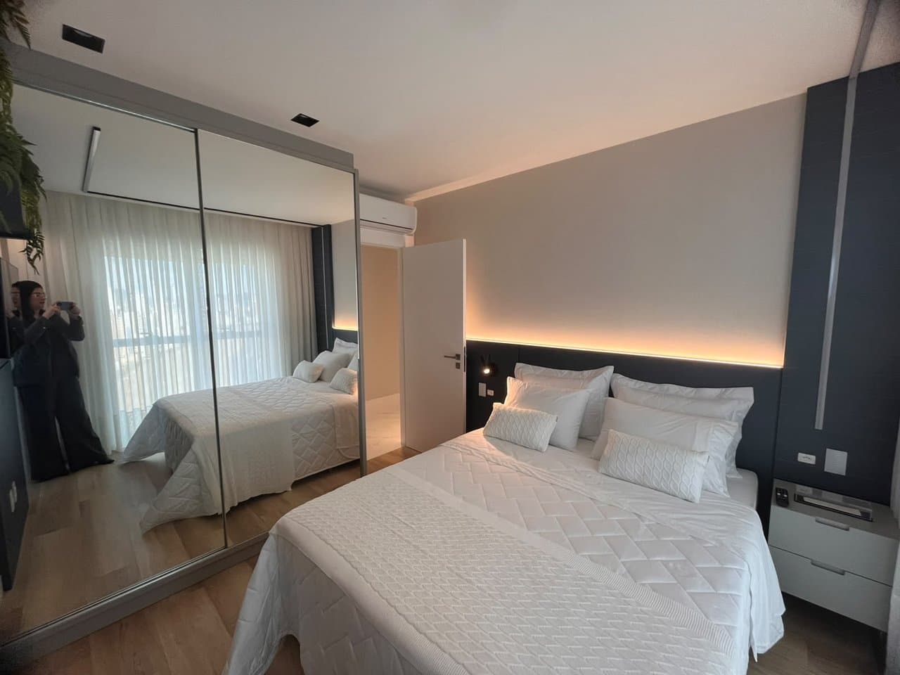 Apartamento de 4 quartos com 4 suítes e 150 m² em Bal. Camboriú