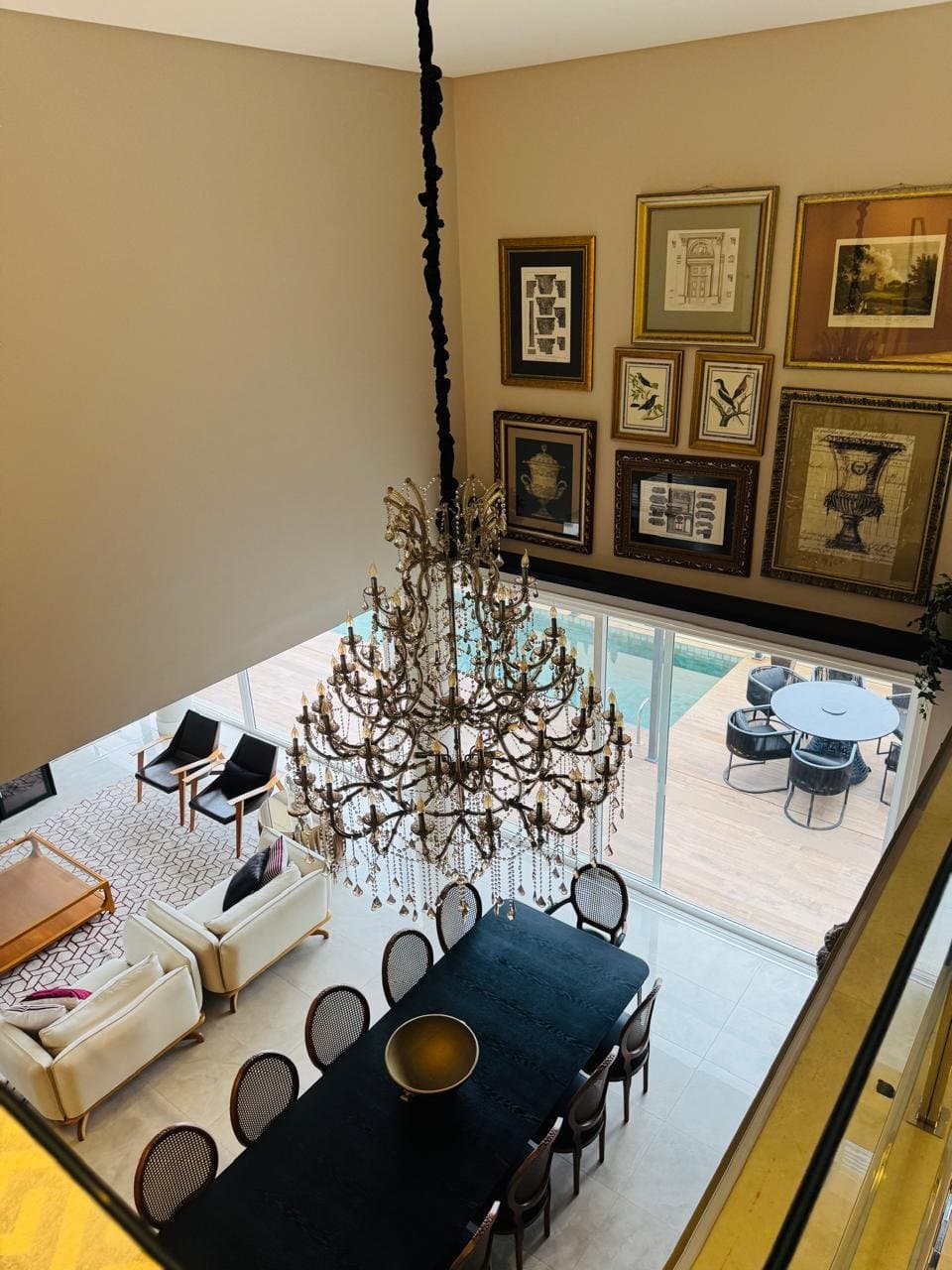 Casa de 4 quartos com 4 suítes e 525 m² em Bal. Camboriú