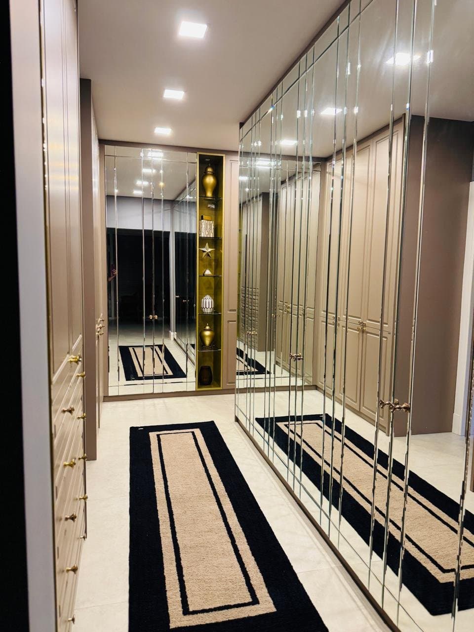 Casa de 4 quartos com 4 suítes e 525 m² em Bal. Camboriú