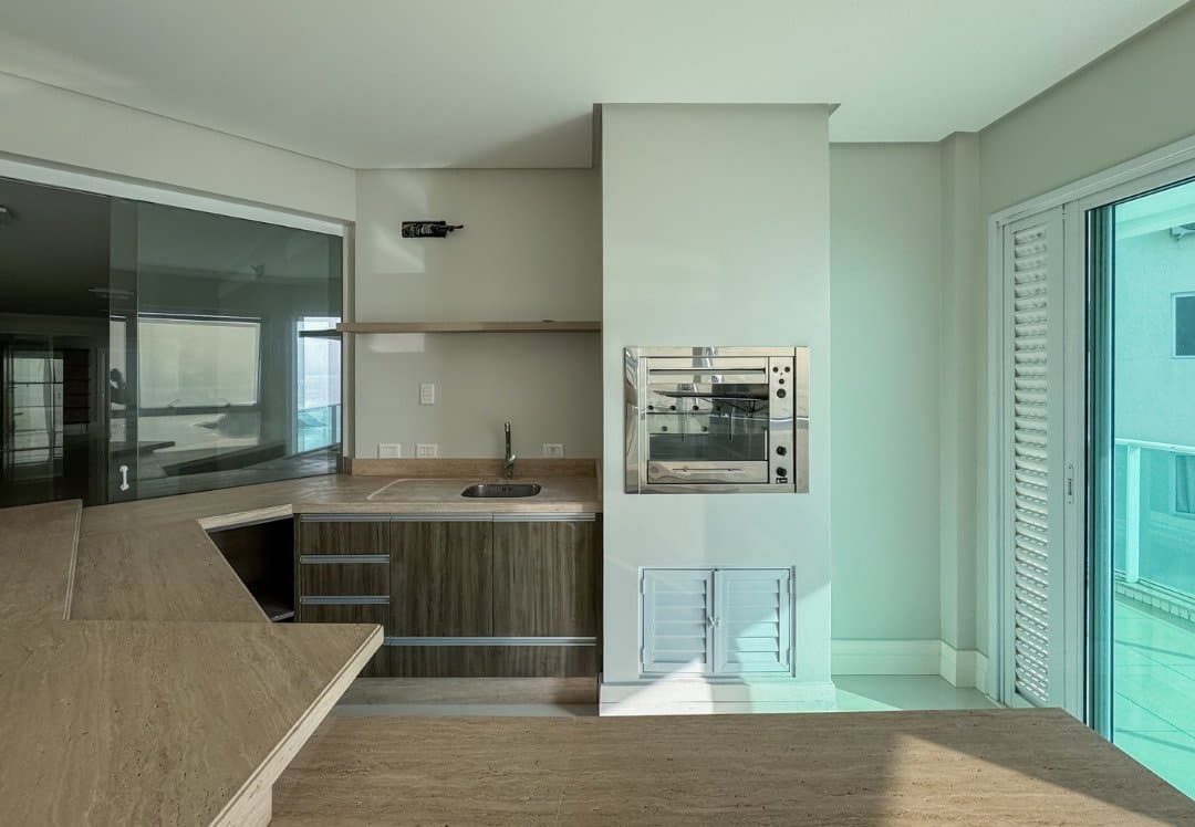 Apartamento de 3 quartos com 3 suítes e 186 m² em Bal. Camboriú