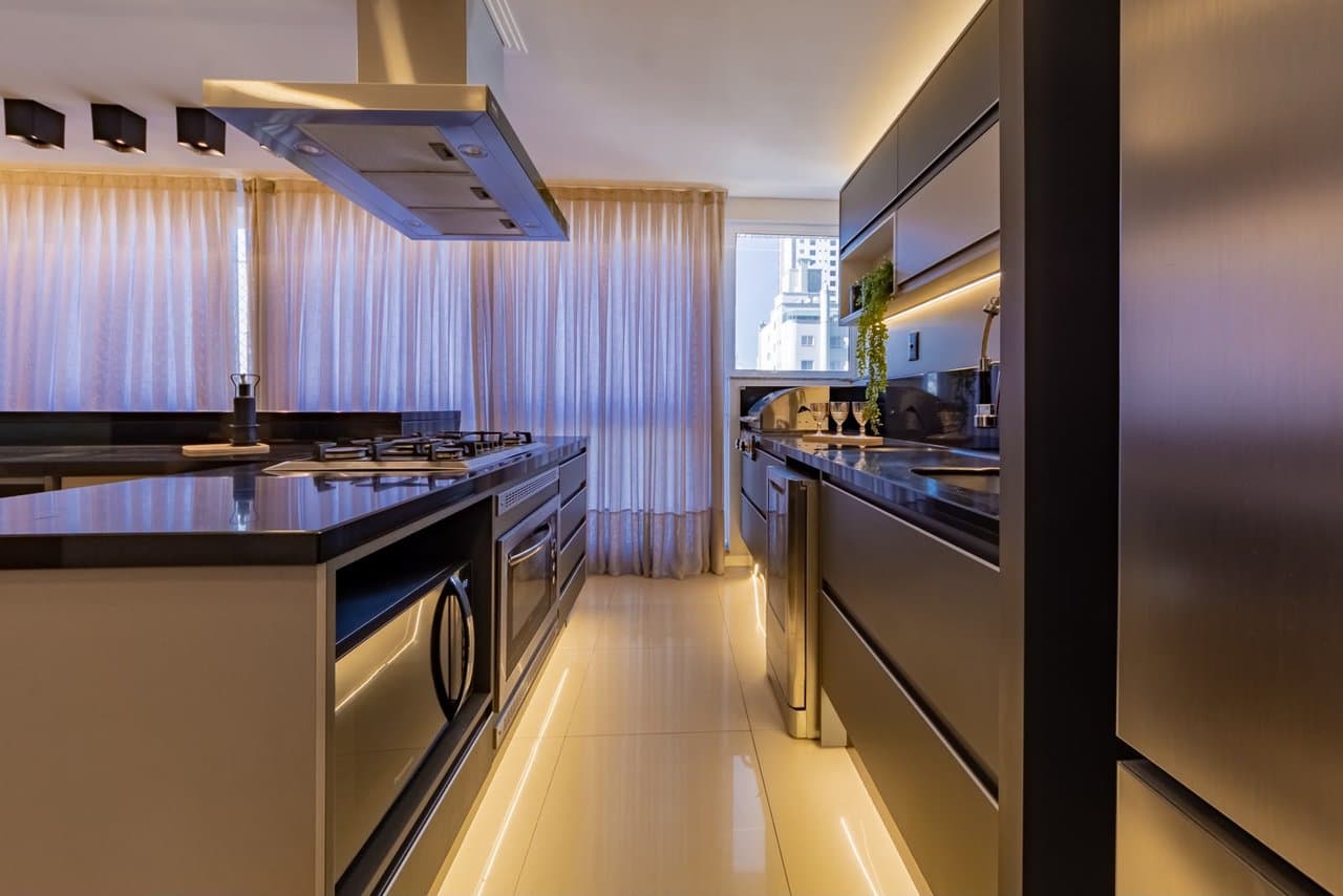 Apartamento de 3 quartos com 3 suítes e 130 m² em Bal. Camboriú