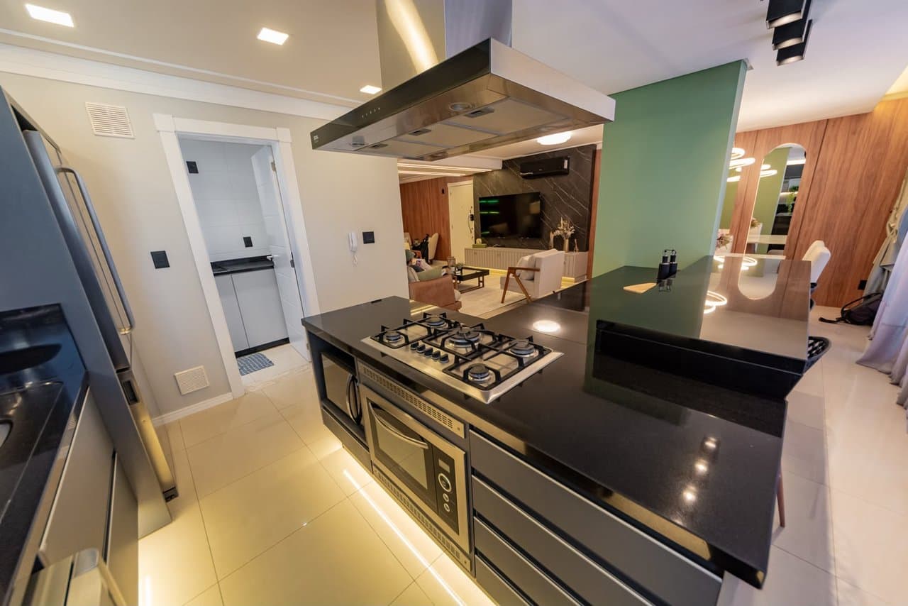 Apartamento de 3 quartos com 3 suítes e 130 m² em Bal. Camboriú