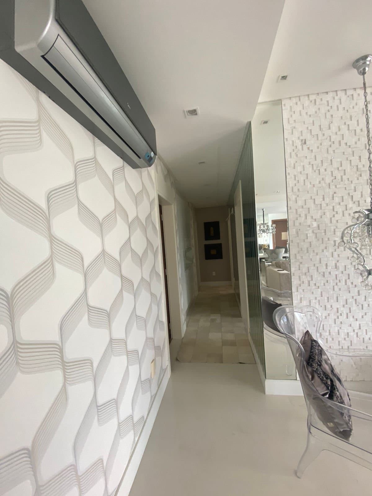 Apartamento de 4 quartos com 4 suítes e 220 m² em Bal. Camboriú