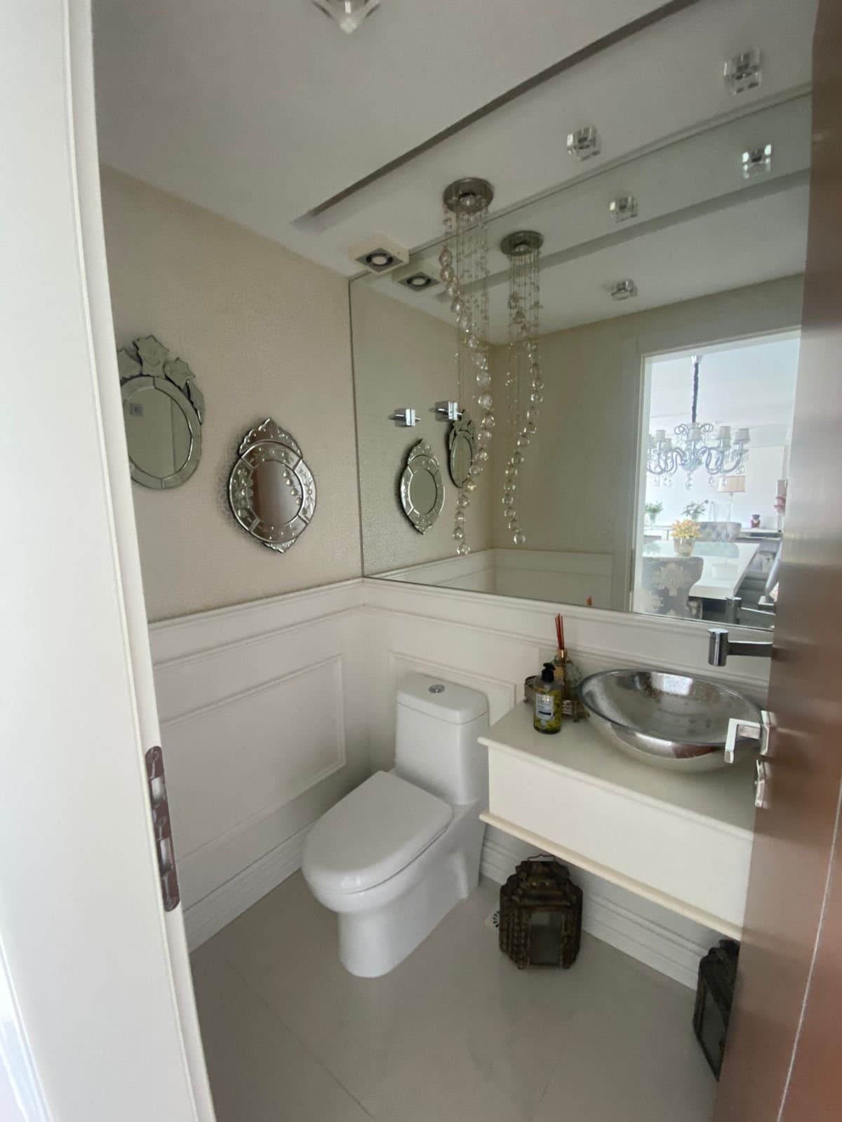 Apartamento de 4 quartos com 4 suítes e 220 m² em Bal. Camboriú