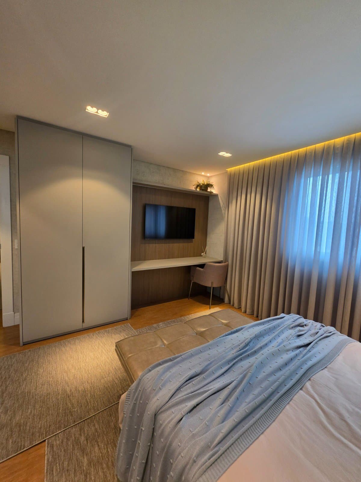Apartamento de 3 quartos com 3 suítes e 259 m² em Bal. Camboriú