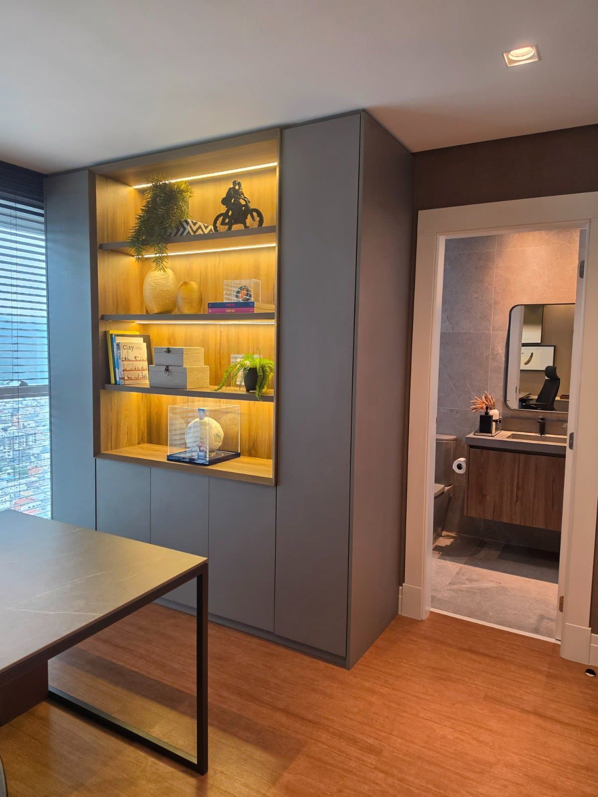 Apartamento de 3 quartos com 3 suítes e 259 m² em Bal. Camboriú