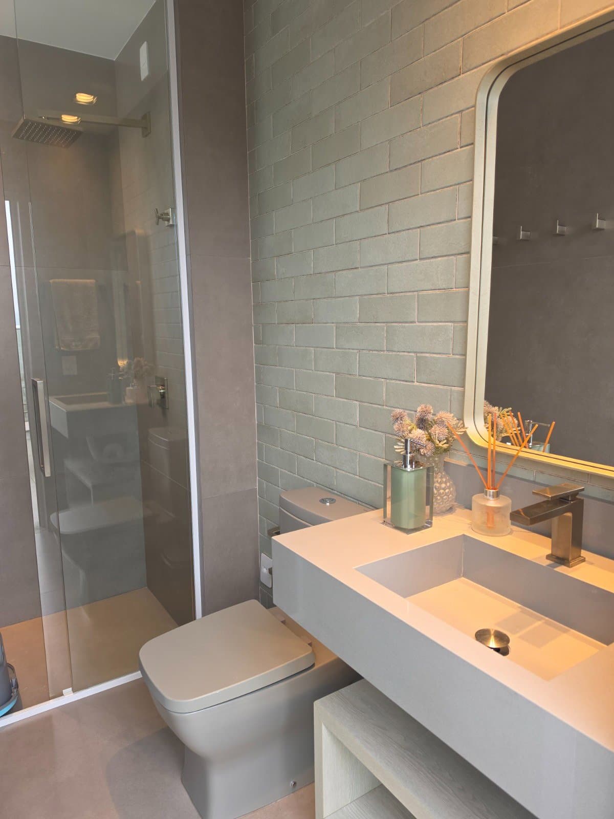 Apartamento de 3 quartos com 3 suítes e 259 m² em Bal. Camboriú