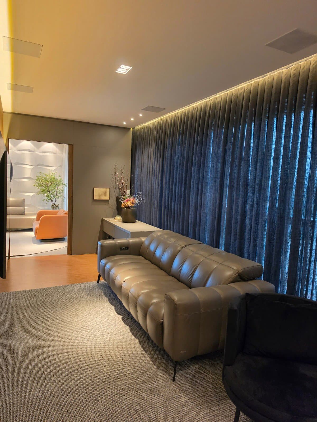 Apartamento de 3 quartos com 3 suítes e 259 m² em Bal. Camboriú