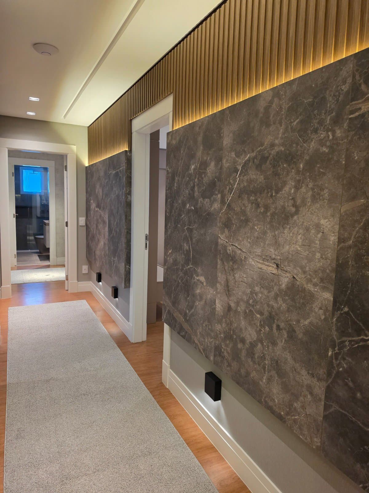 Apartamento de 3 quartos com 3 suítes e 259 m² em Bal. Camboriú