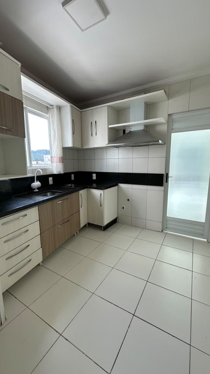 Apartamento de 3 quartos com 1 suíte e 111 m² em Bal. Camboriú