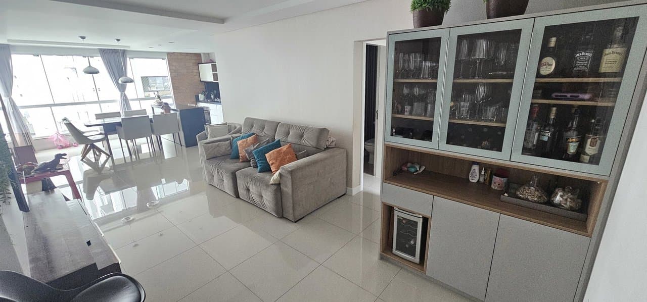 Apartamento de 3 quartos com 1 suíte e 107 m² em Bal. Camboriú