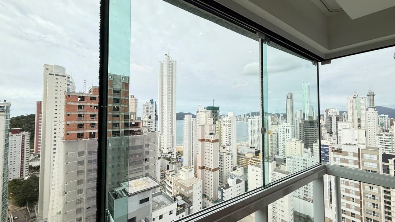 Apartamento de 3 quartos com 3 suítes e 137 m² em Bal. Camboriú
