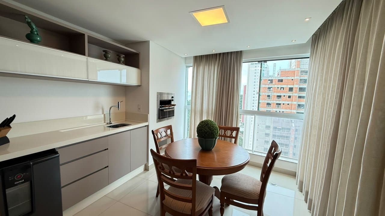 Apartamento de 3 quartos com 3 suítes e 137 m² em Bal. Camboriú