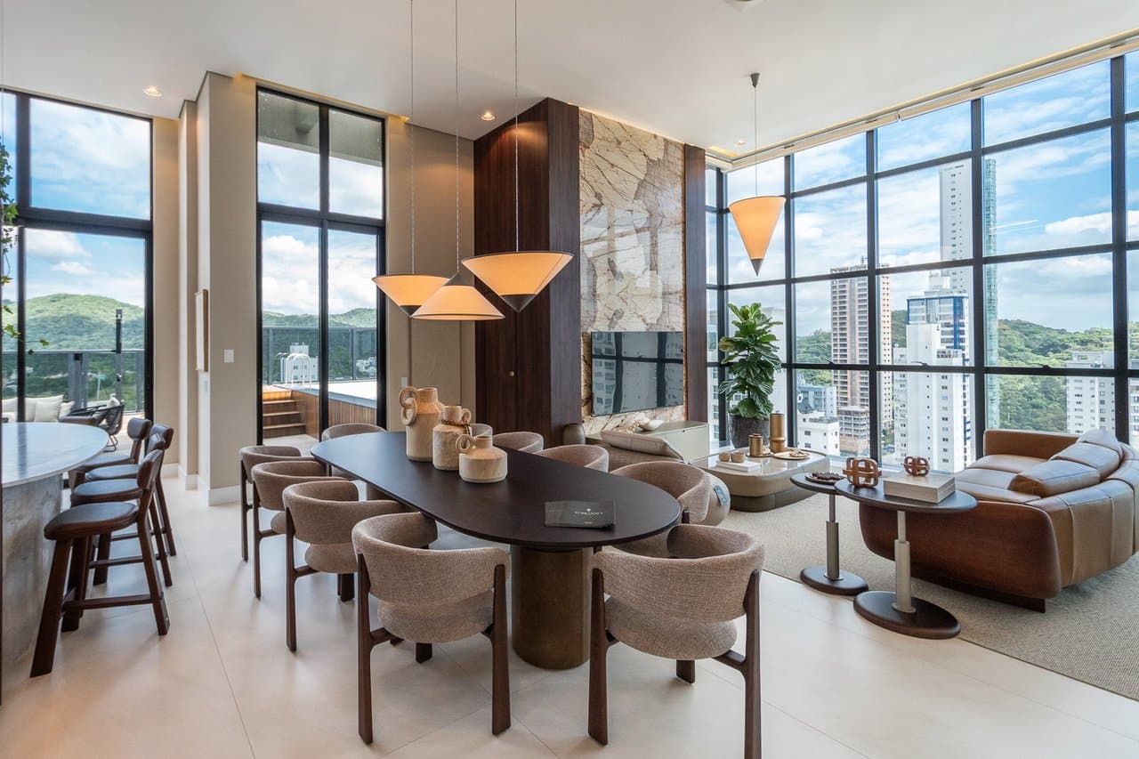 Cobertura de 4 quartos com 4 suítes e 296 m² em Bal. Camboriú