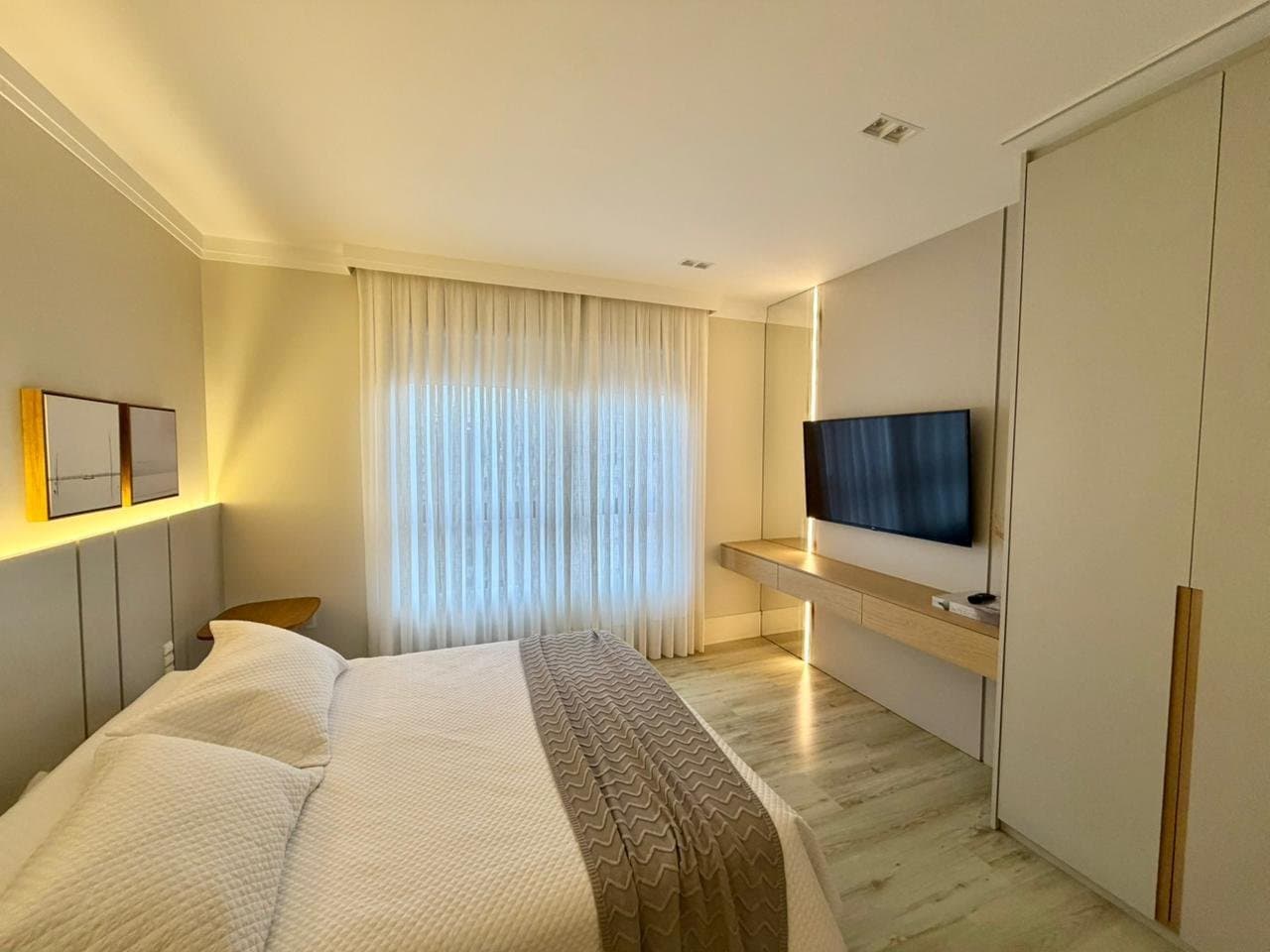 Apartamento de 3 quartos com 3 suítes e 127 m² em Bal. Camboriú