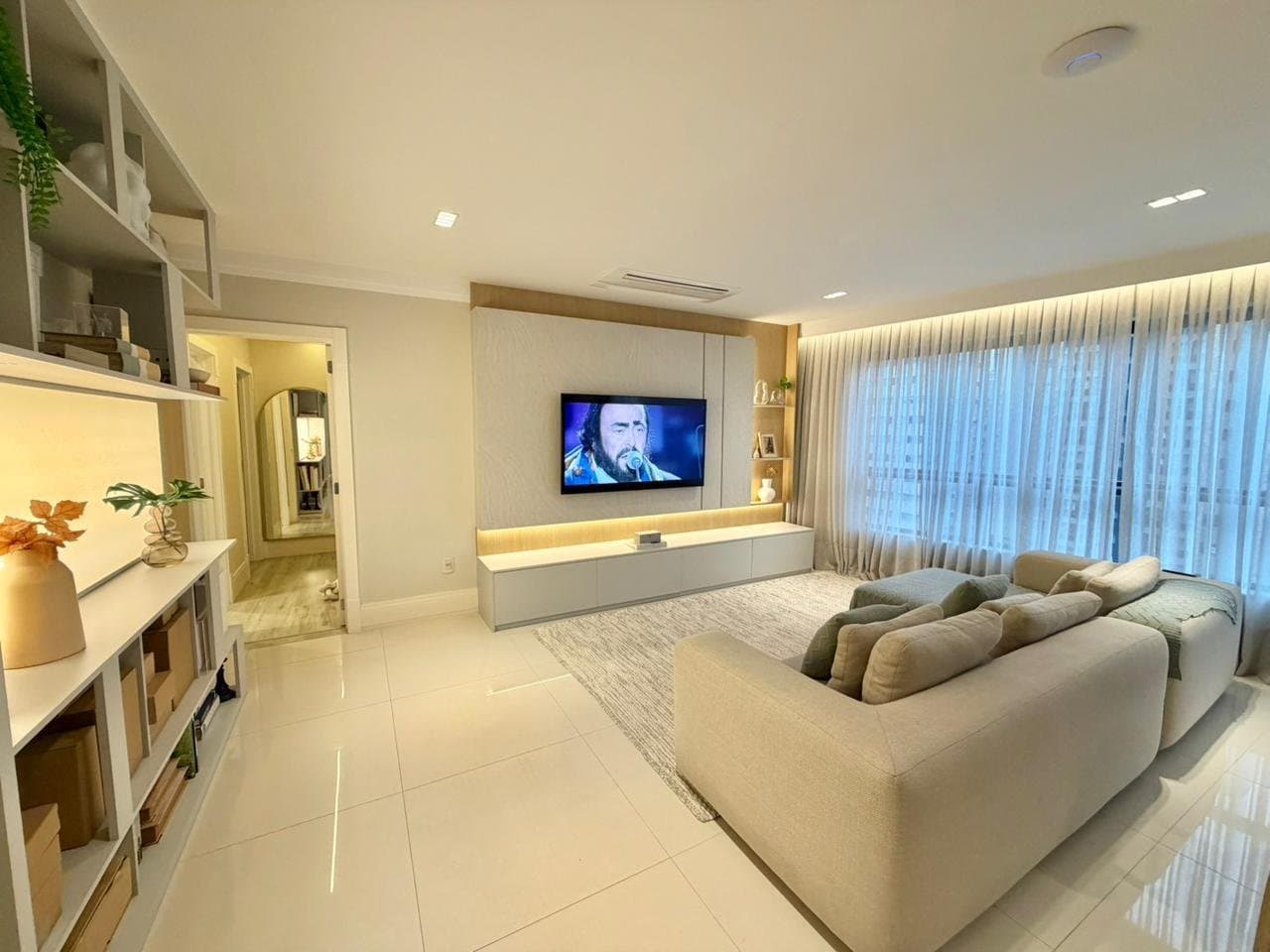 Apartamento de 3 quartos com 3 suítes e 127 m² em Bal. Camboriú