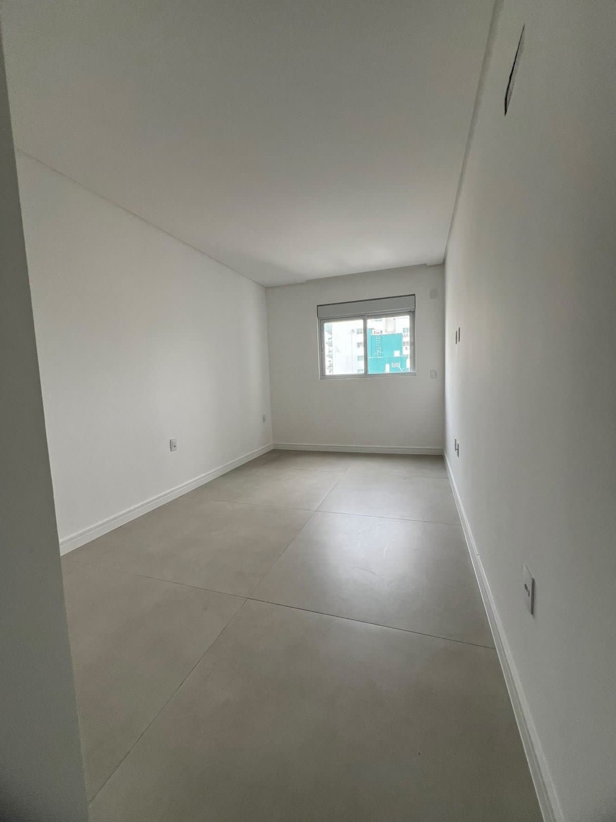 Apartamento de 4 quartos com 4 suítes e 163 m² em Bal. Camboriú