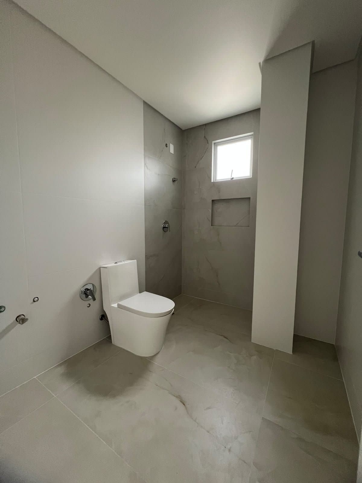 Apartamento de 4 quartos com 4 suítes e 163 m² em Bal. Camboriú