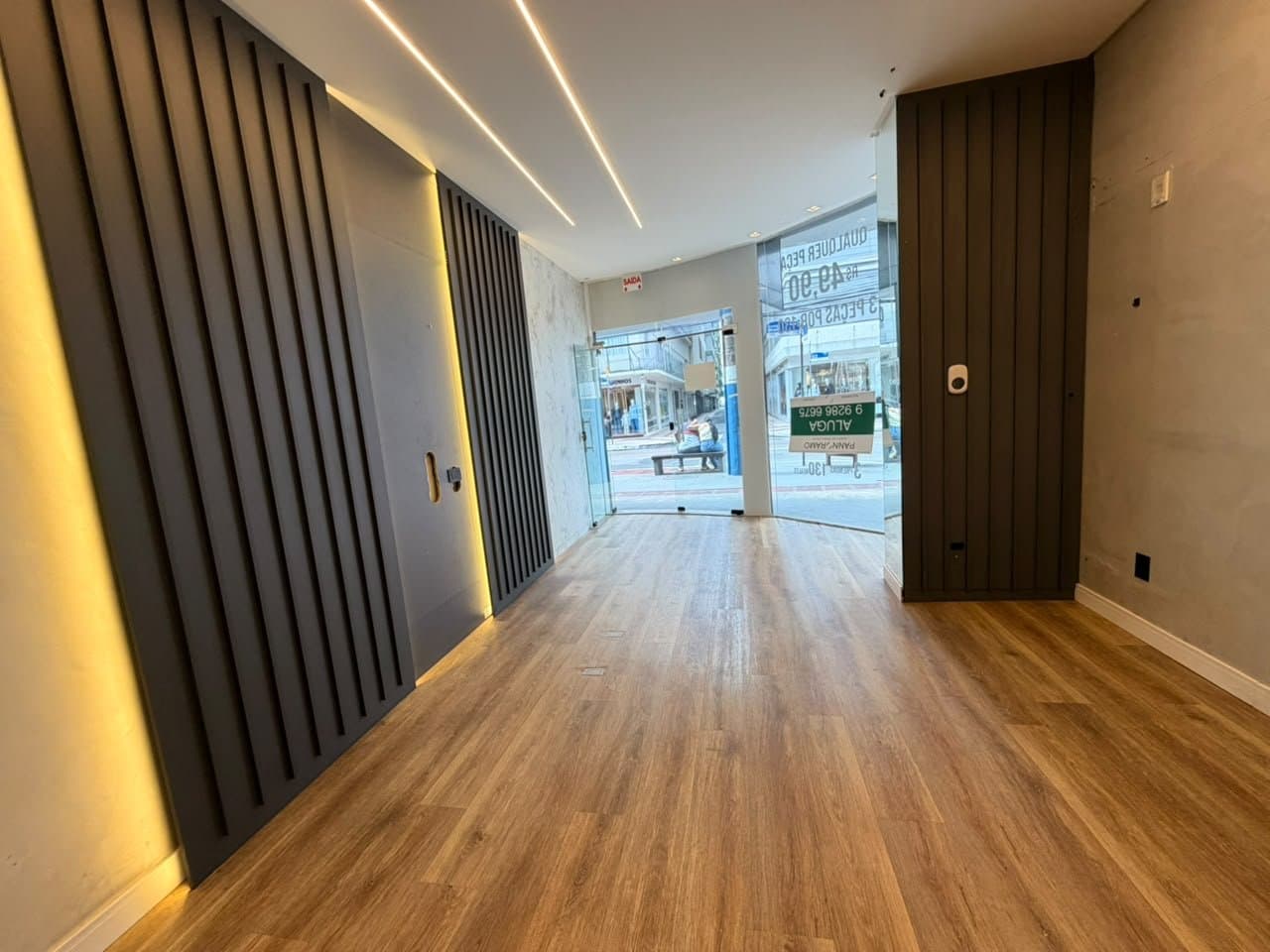Sala Comercial 35 m² em Bal. Camboriú