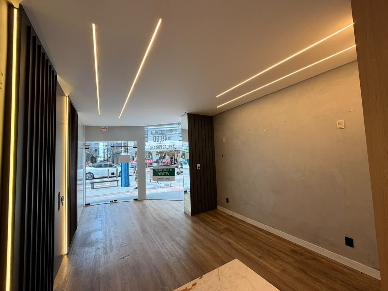 Sala Comercial 35 m² em Bal. Camboriú