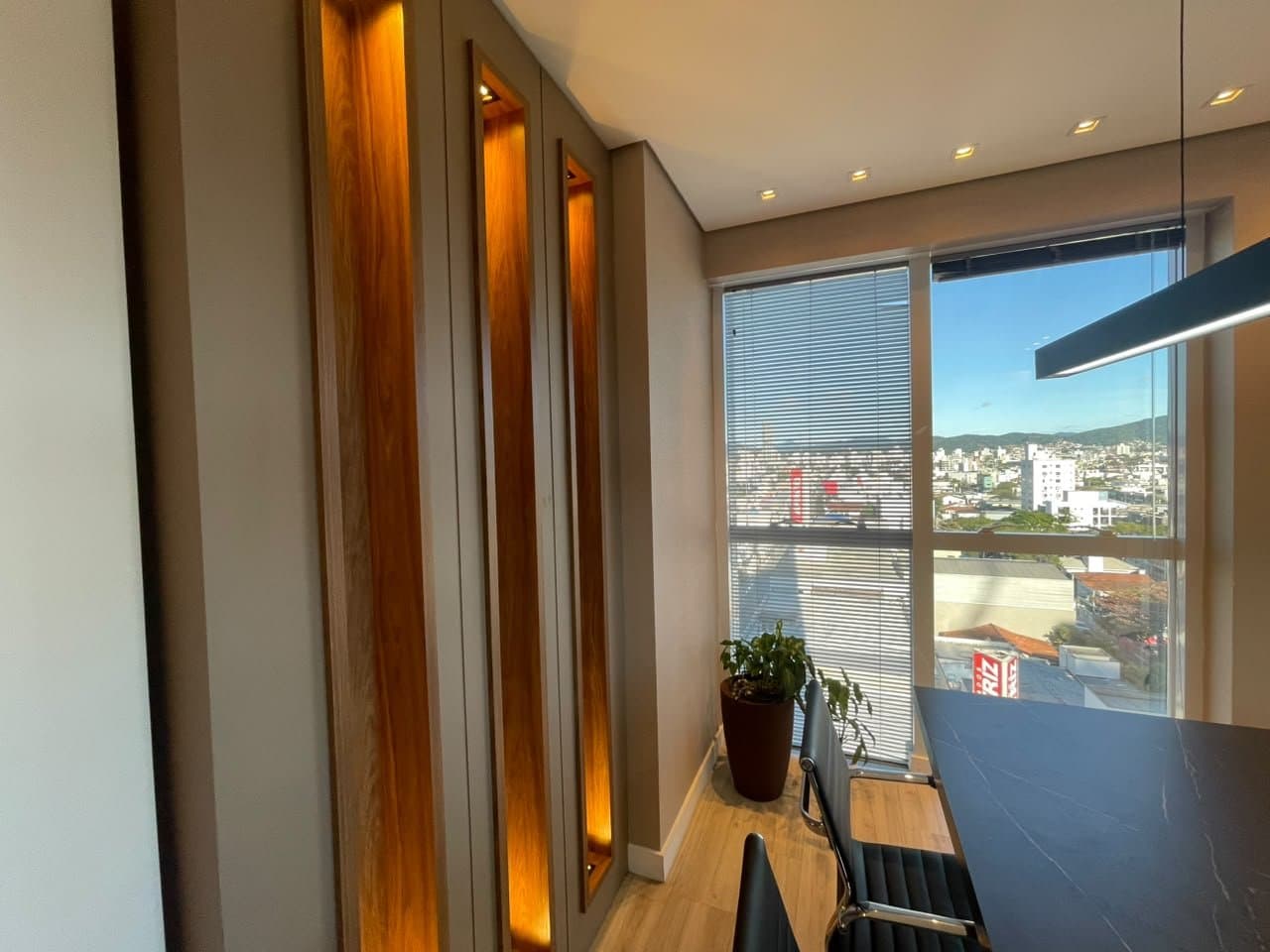 Sala Comercial 57 m² em Bal. Camboriú