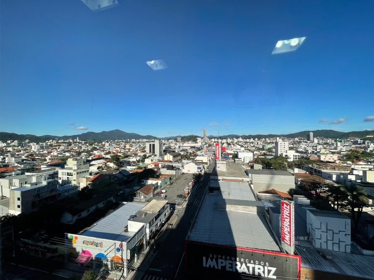 Sala Comercial 57 m² em Bal. Camboriú