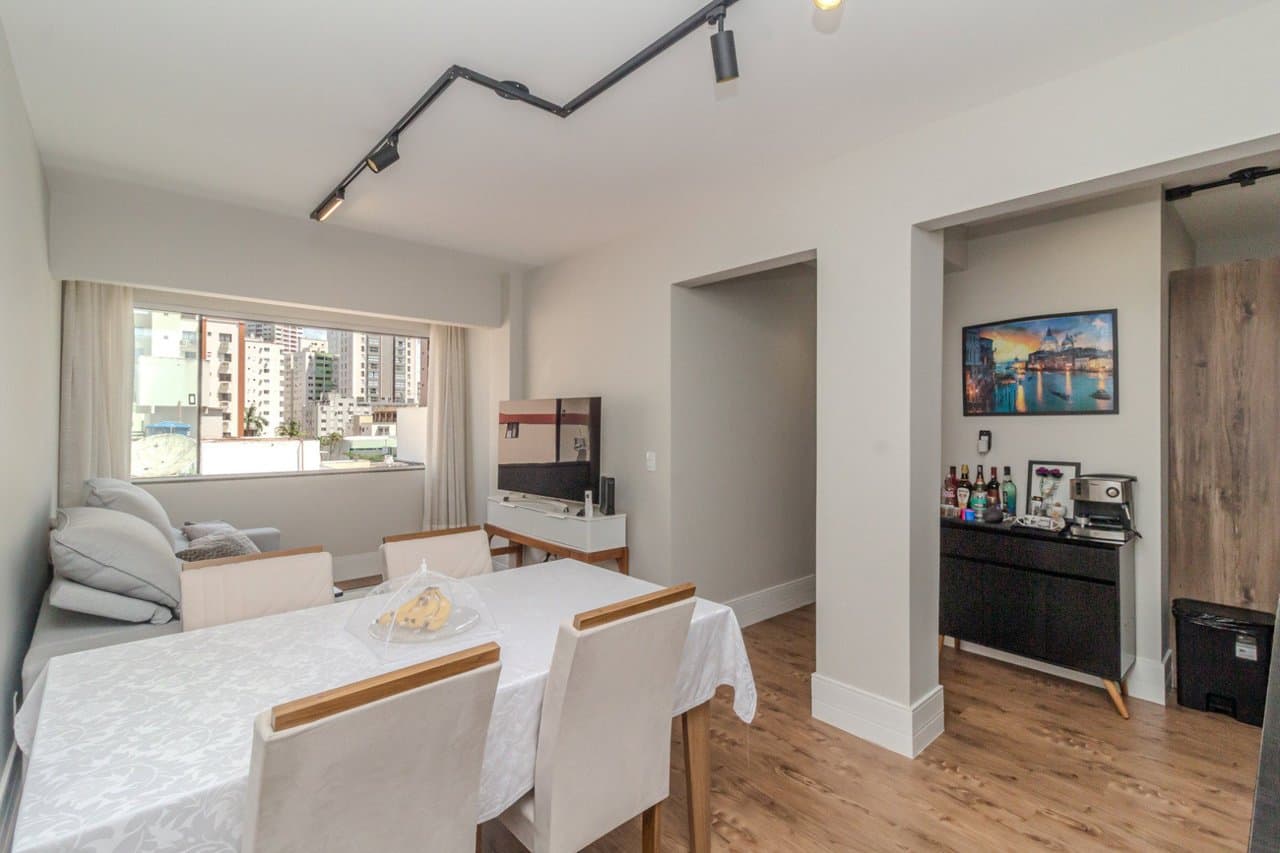 Apartamento de 2 quartos com 1 suíte e 81 m² em Bal. Camboriú
