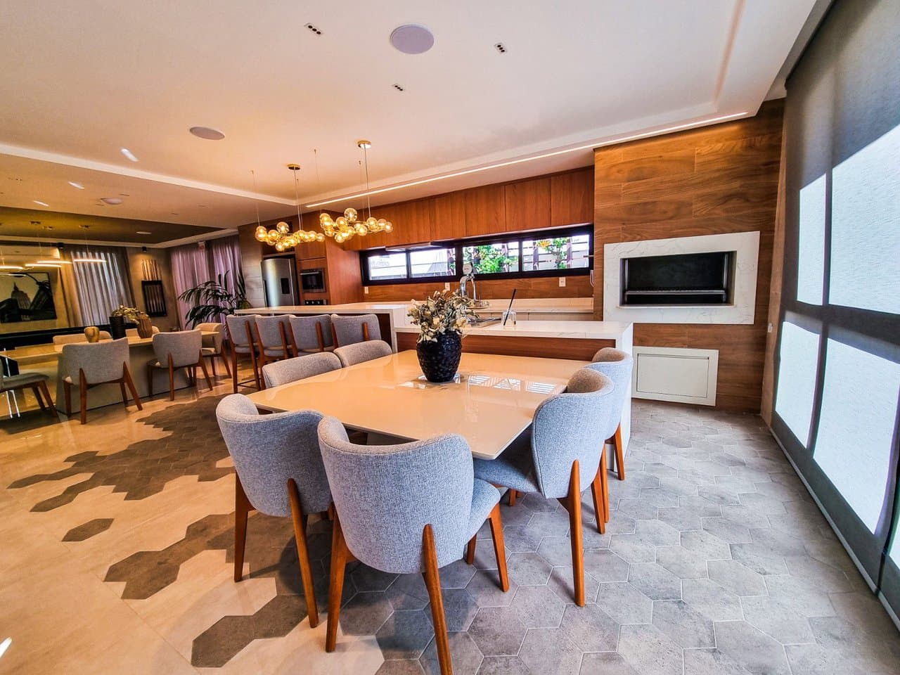 Apartamento de 4 quartos com 2 suítes e 132 m² em Bal. Camboriú