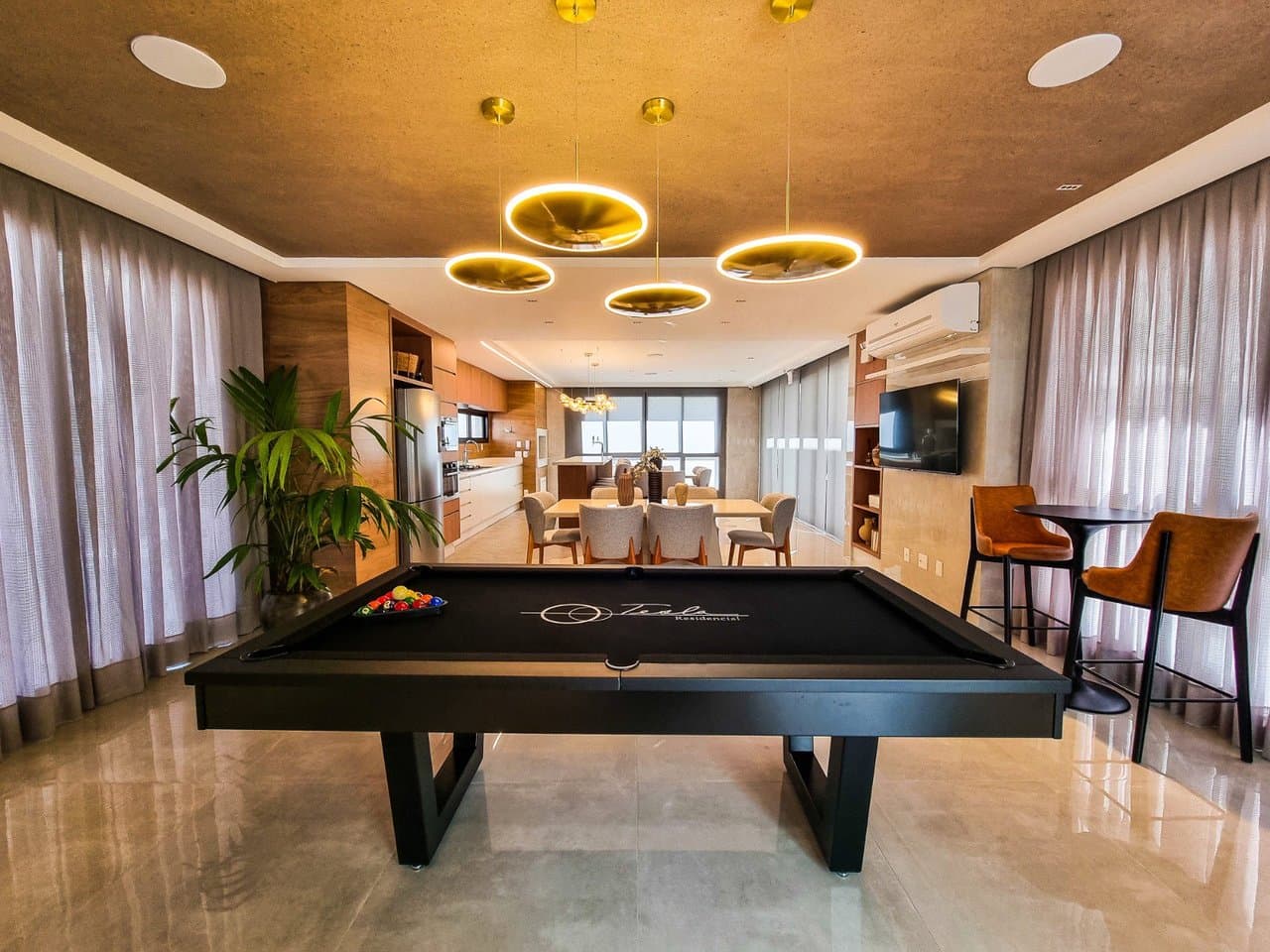 Apartamento de 4 quartos com 2 suítes e 132 m² em Bal. Camboriú