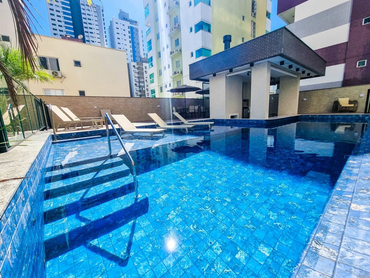 Apartamento de 4 quartos com 2 suítes e 132 m² em Bal. Camboriú