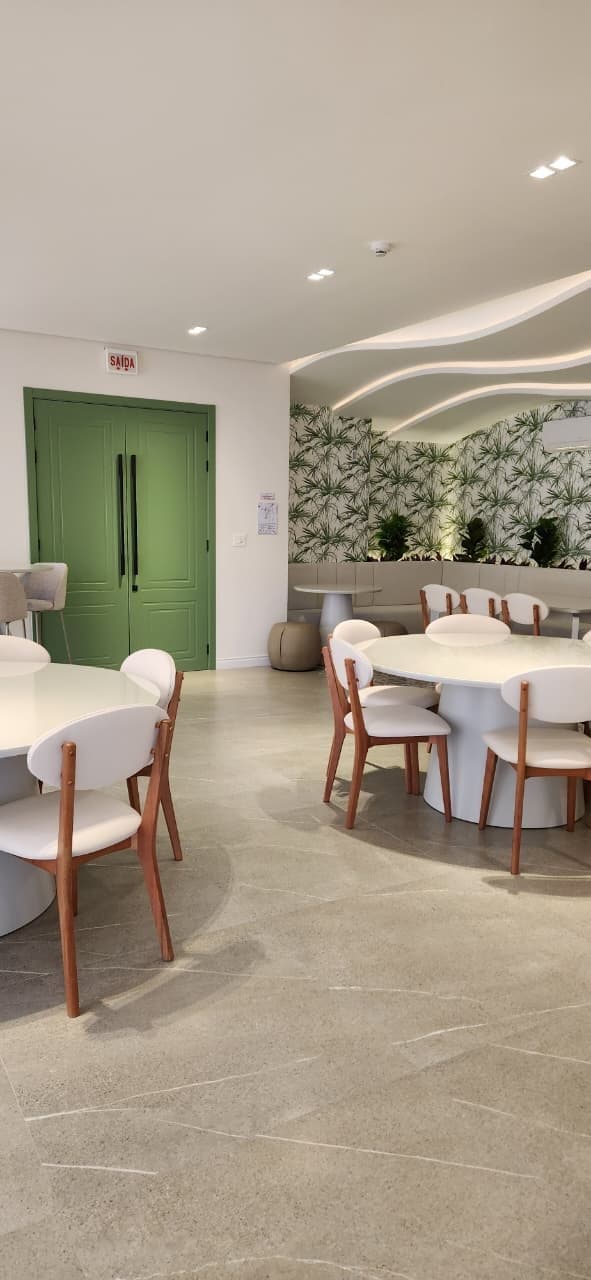 Apartamento de 4 quartos com 2 suítes e 137 m² em Bal. Camboriú