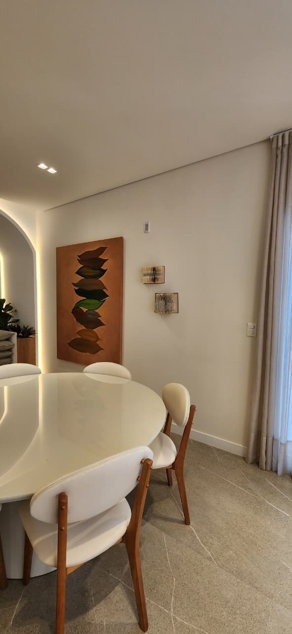 Apartamento de 4 quartos com 2 suítes e 137 m² em Bal. Camboriú