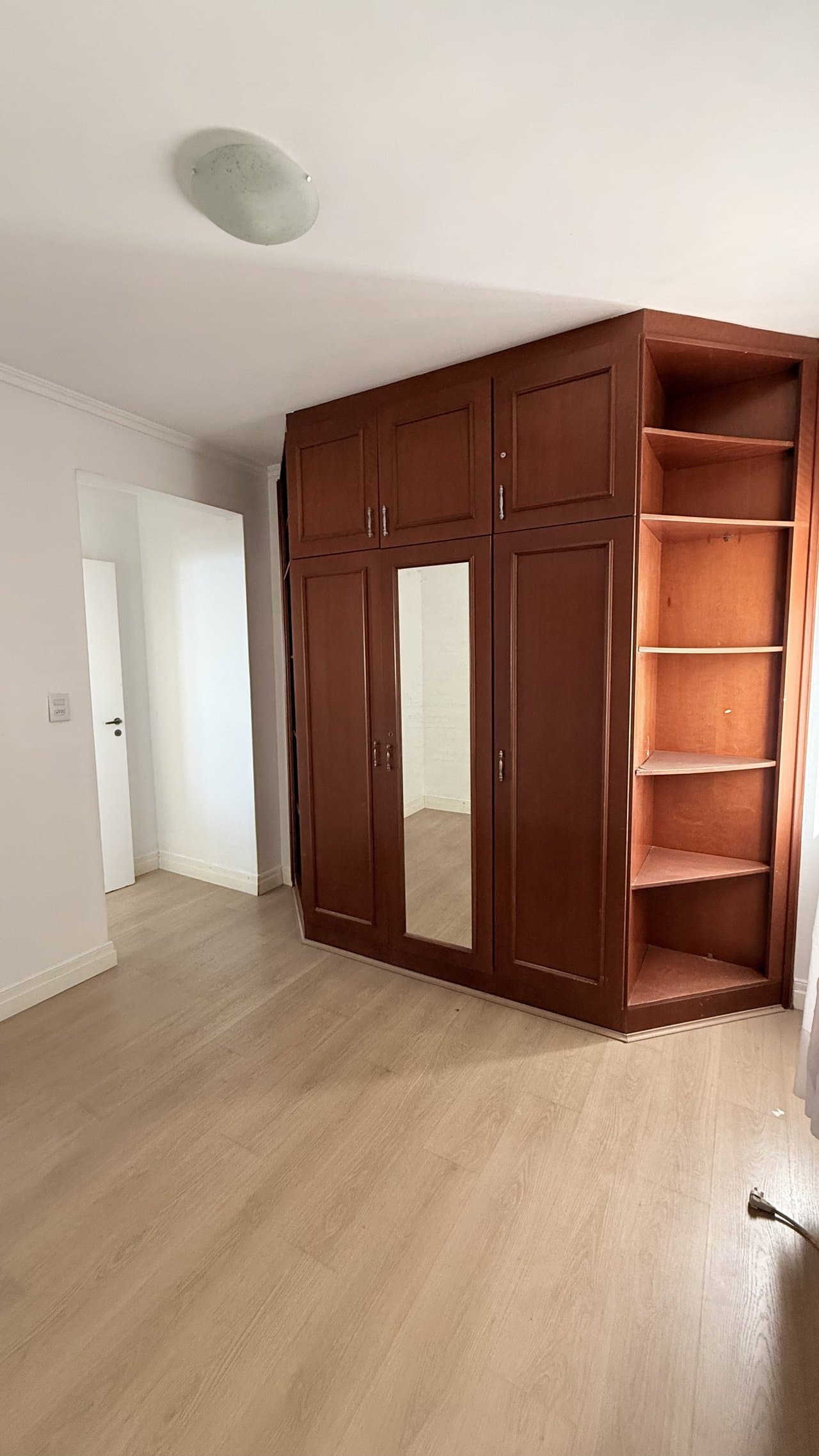 Apartamento de 3 quartos com 3 suítes e 179 m² em Bal. Camboriú