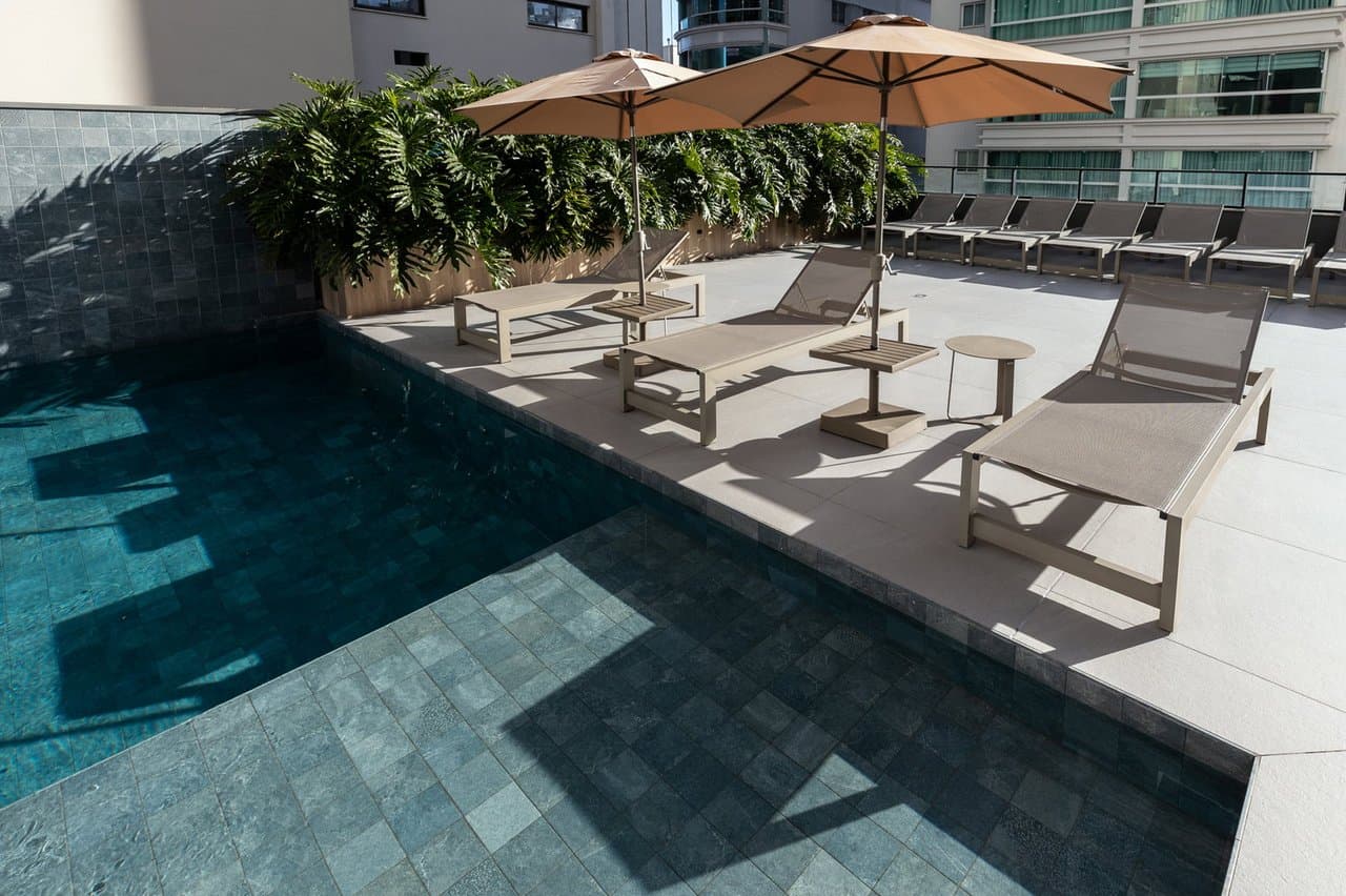 Apartamento de 2 quartos com 2 suítes e 136 m² em Bal. Camboriú