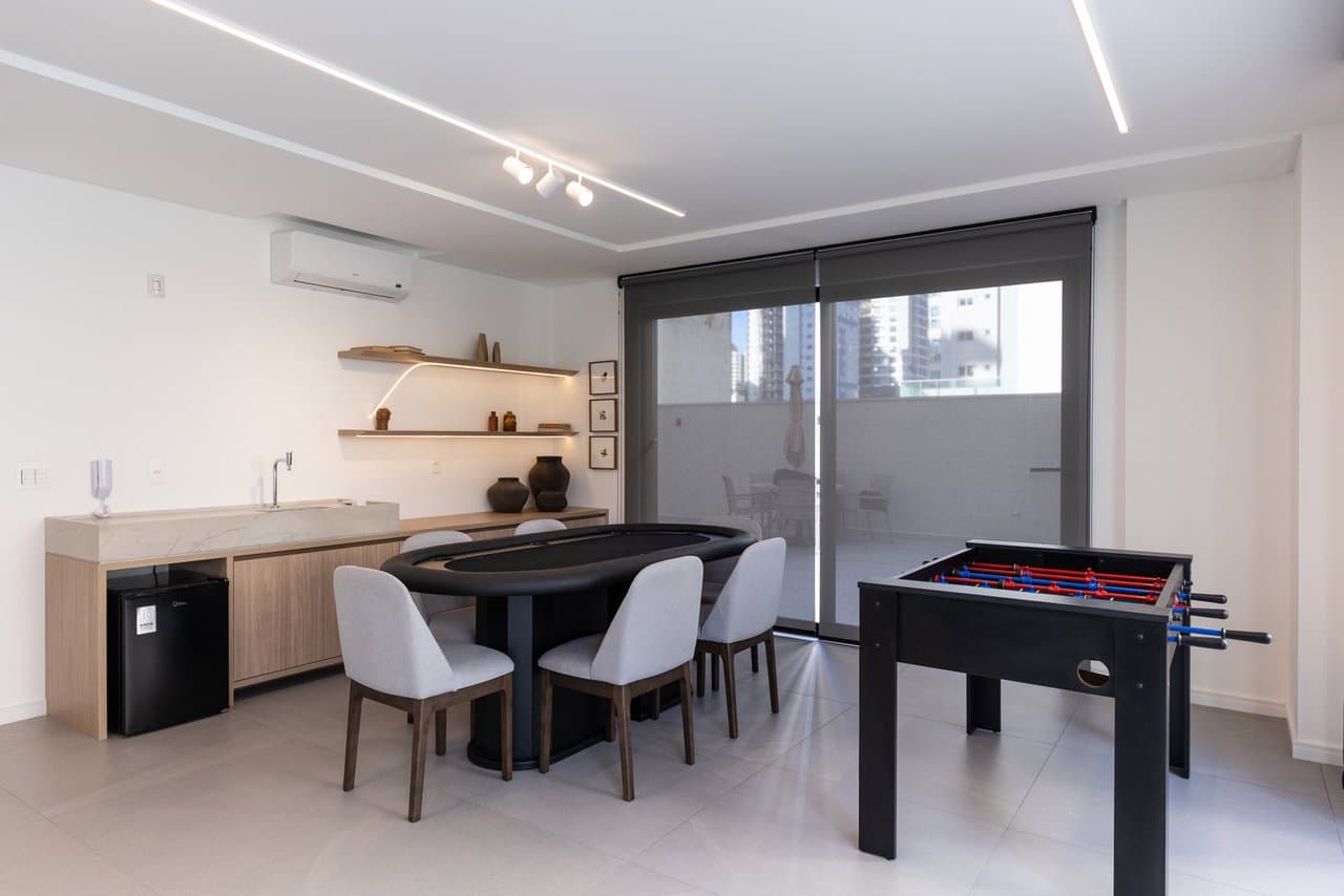 Apartamento de 2 quartos com 2 suítes e 136 m² em Bal. Camboriú