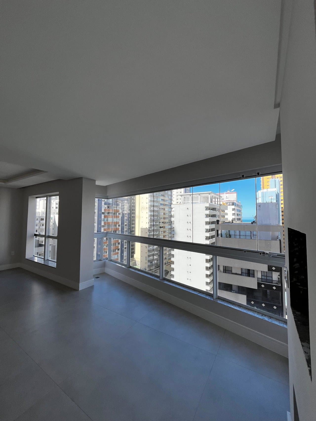 Apartamento de 4 quartos com 4 suítes e 163 m² em Bal. Camboriú