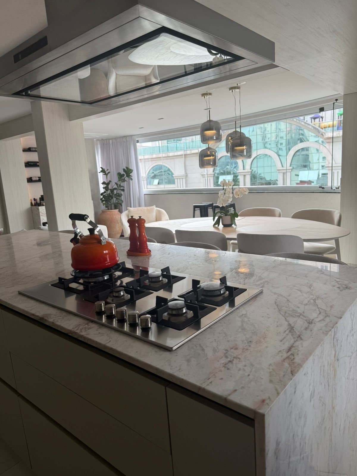 Apartamento de 2 quartos com 1 suíte e 99 m² em Bal. Camboriú